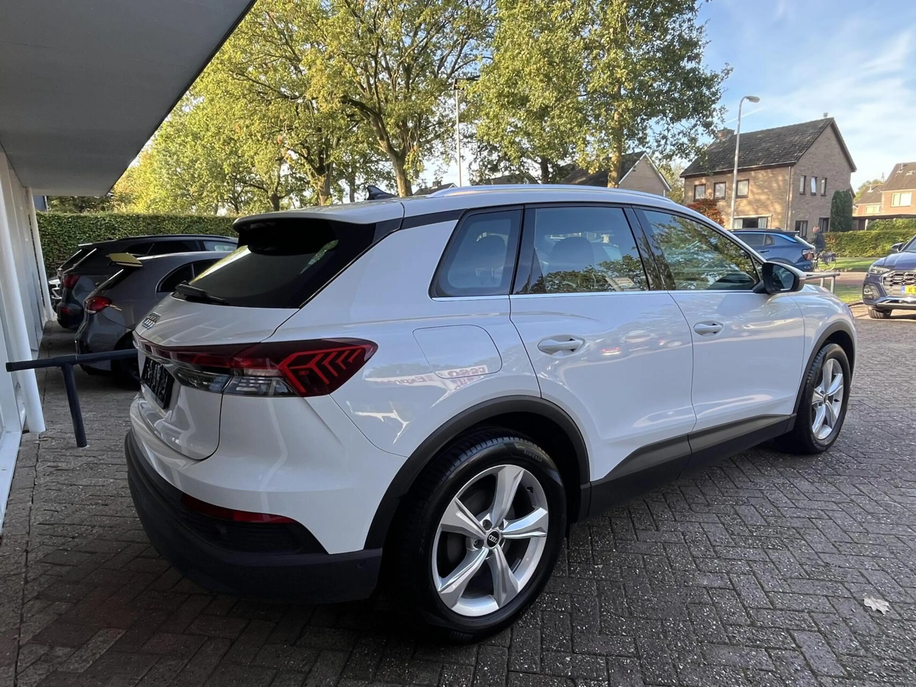 Audi Q4 e-tron 40 Edition 77 kWh Camera, Carplay, Lm.. — photo 3