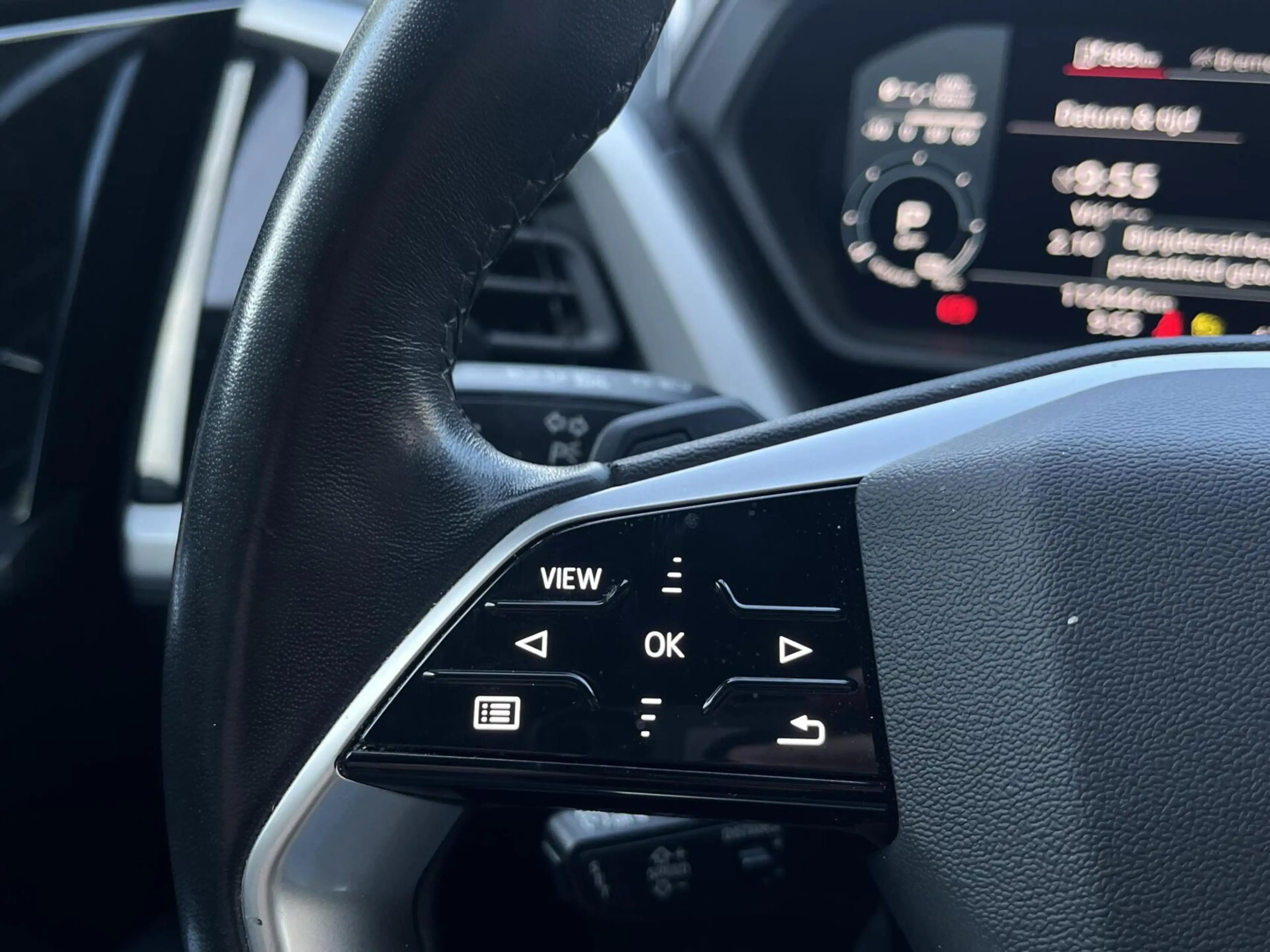 Audi Q4 e-tron 40 Edition 77 kWh Camera, Carplay, Lm.. — photo 9
