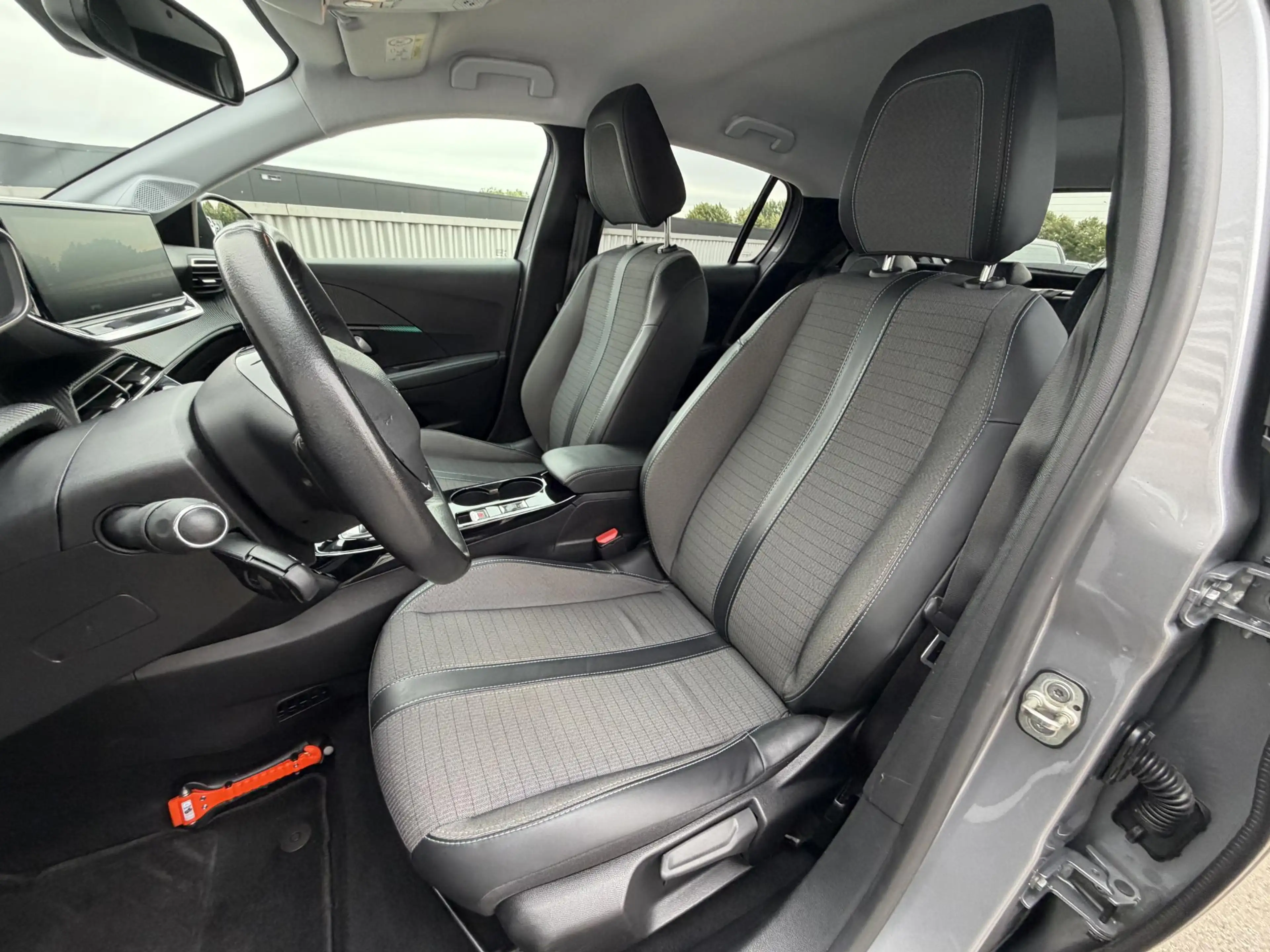 Peugeot e-208 EV Allure Pack 50 kWh | Cruise Control | Camera | — photo 10