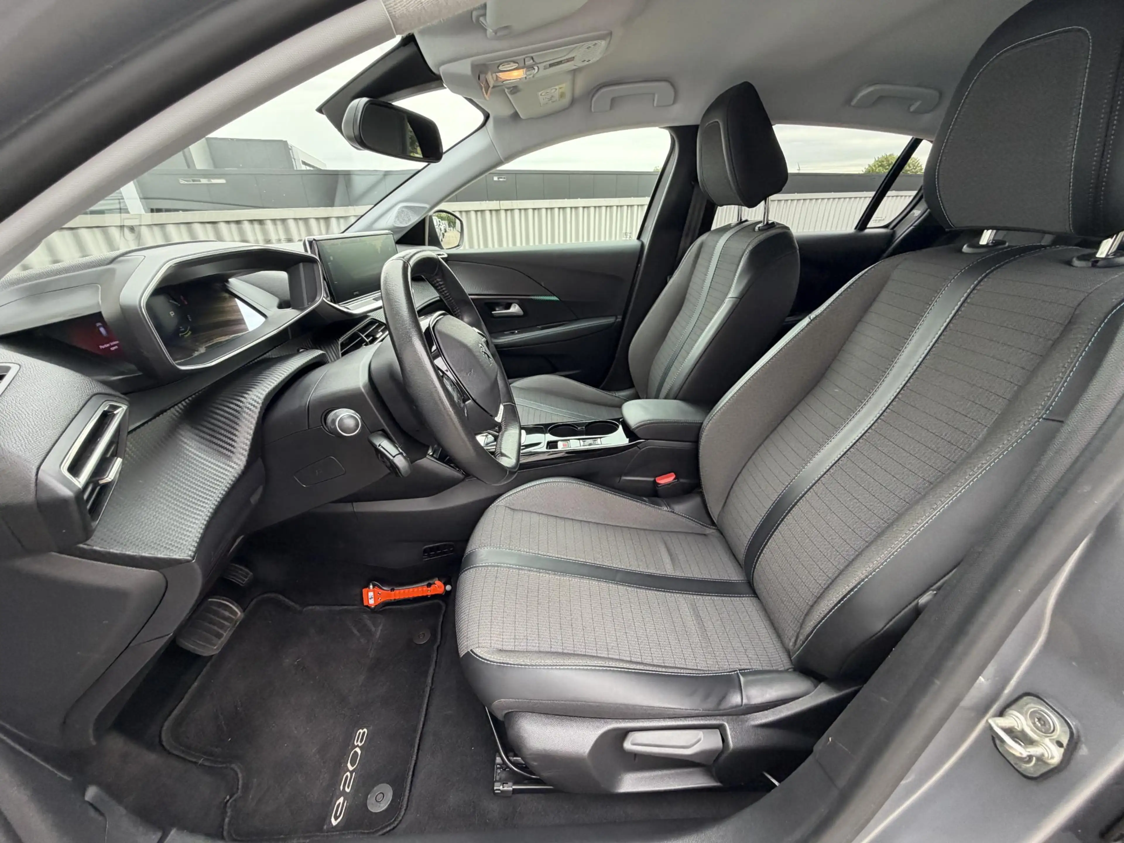 Peugeot e-208 EV Allure Pack 50 kWh | Cruise Control | Camera | — photo 11