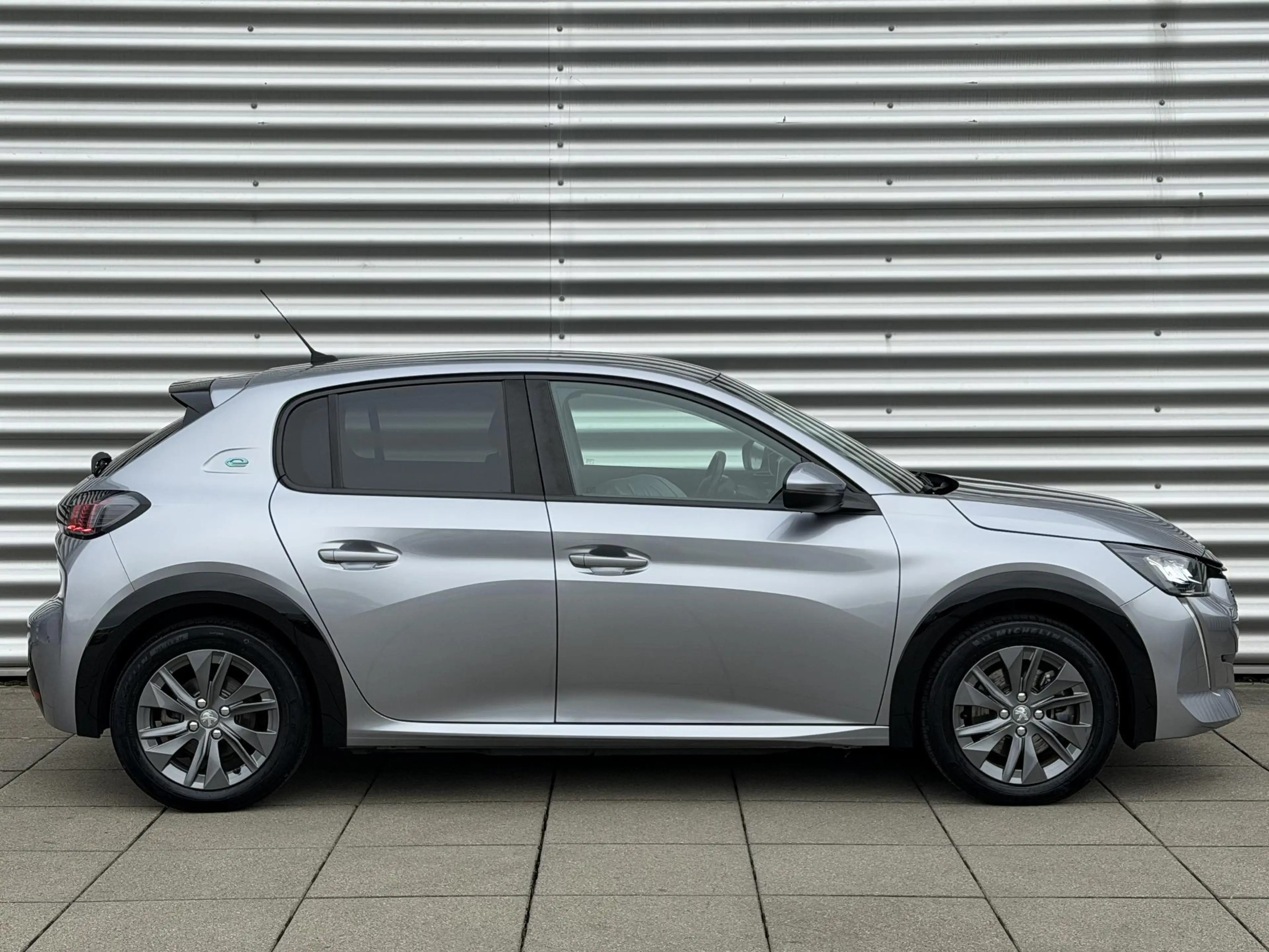 Peugeot e-208 EV Allure Pack 50 kWh | Cruise Control | Camera | — photo 9