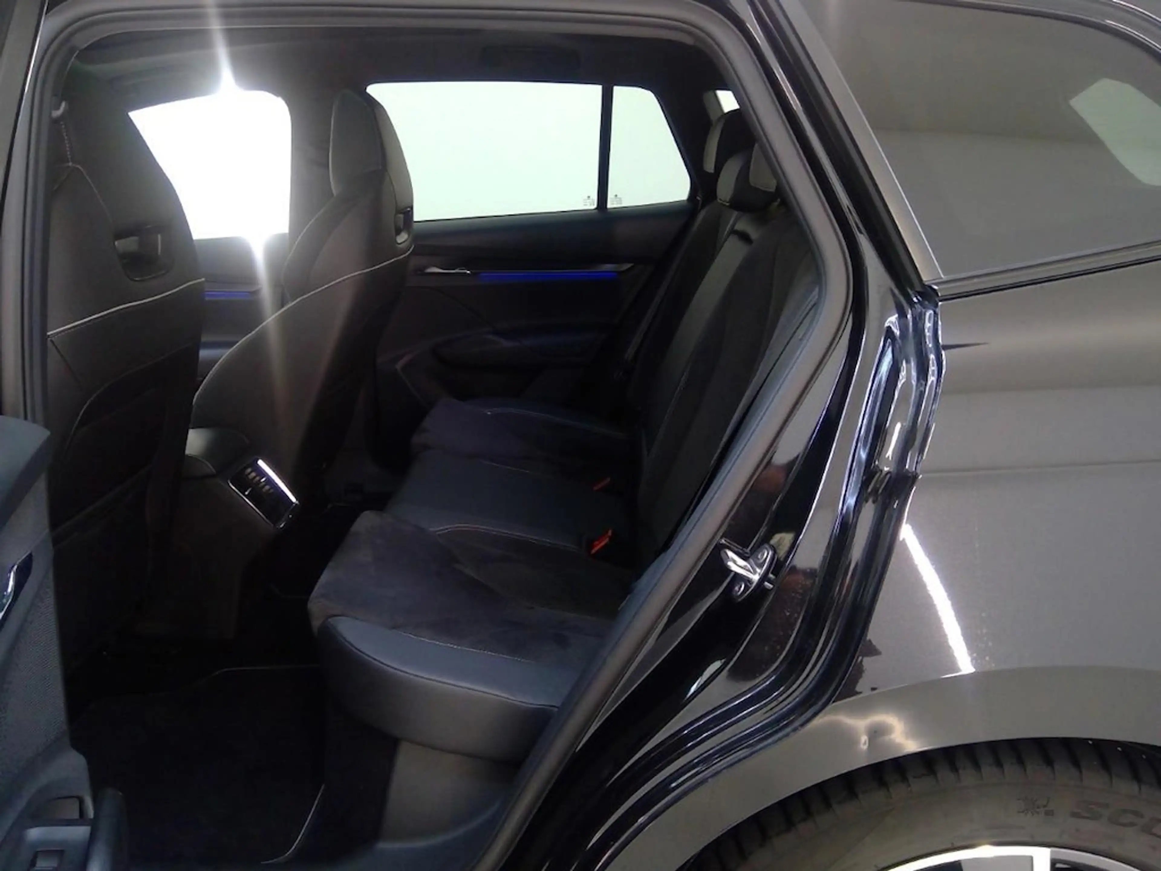 Skoda Enyaq iV 60 Sportline | SOH 92% | Panoramadak | Camera | — photo 8