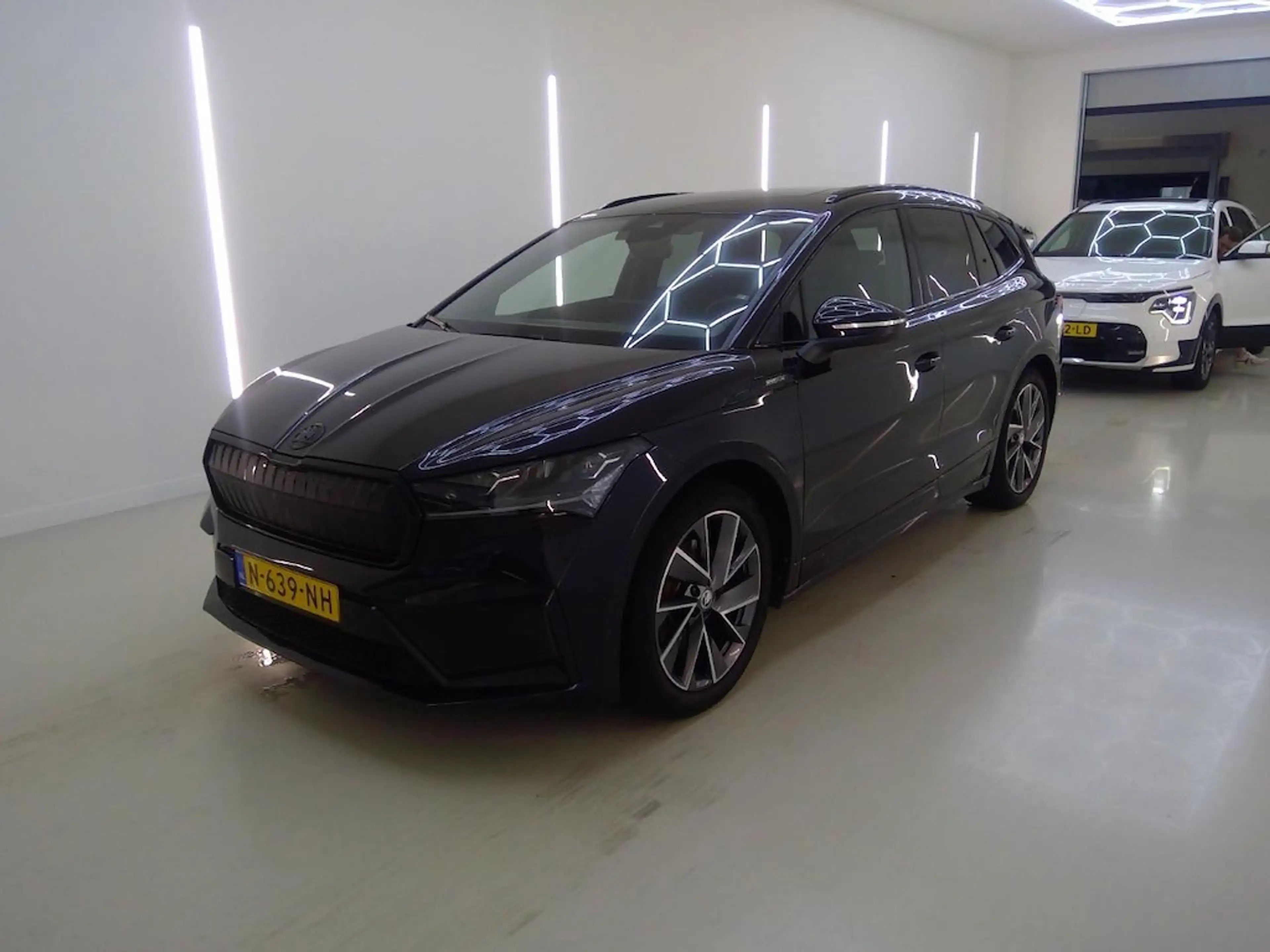 Skoda Enyaq iV 60 Sportline | SOH 92% | Panoramadak | Camera | — photo 2