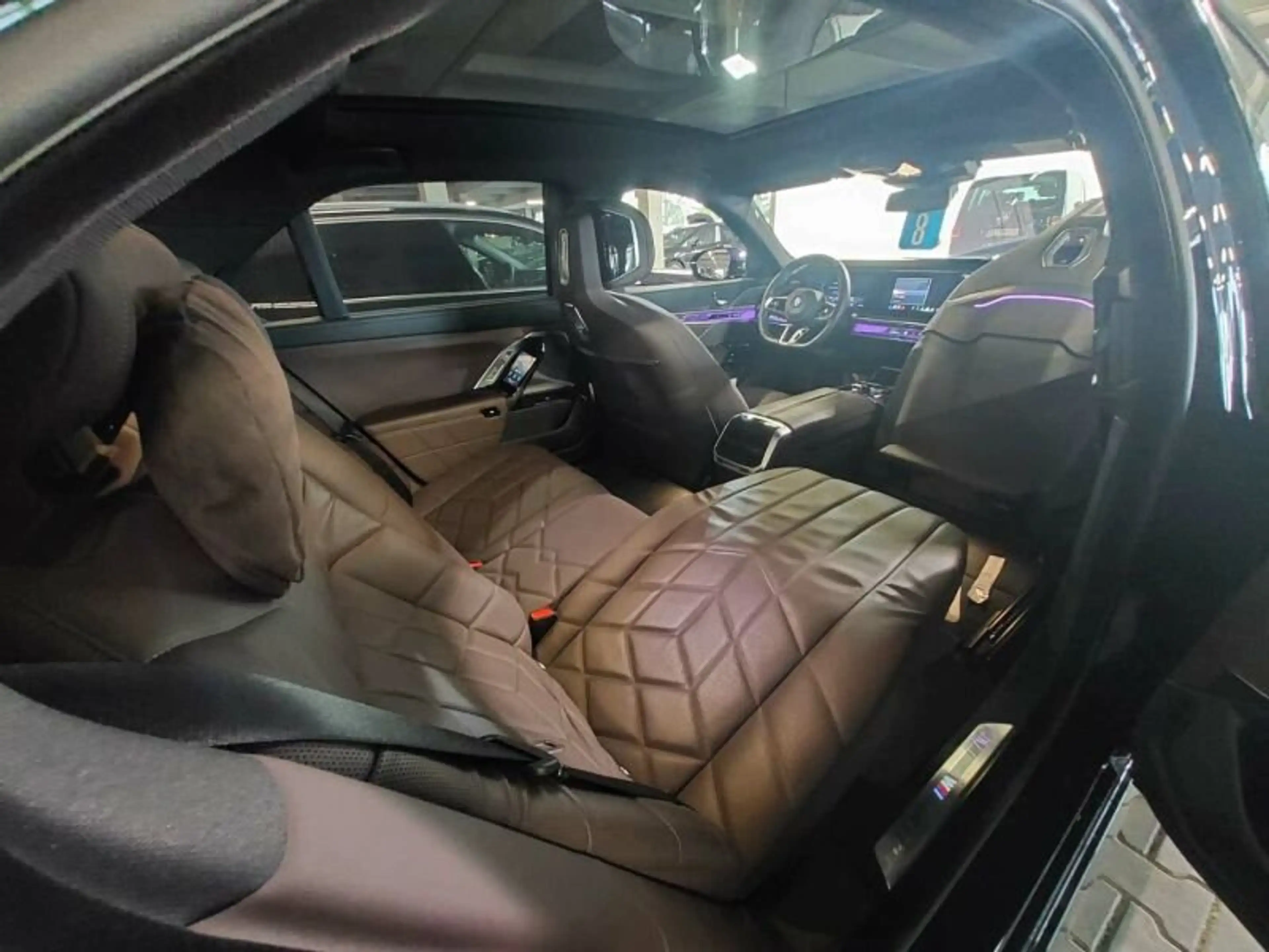 BMW i7 xDr. 60 M Sportpaket NP 175819.-  Lounge Seat — photo 11