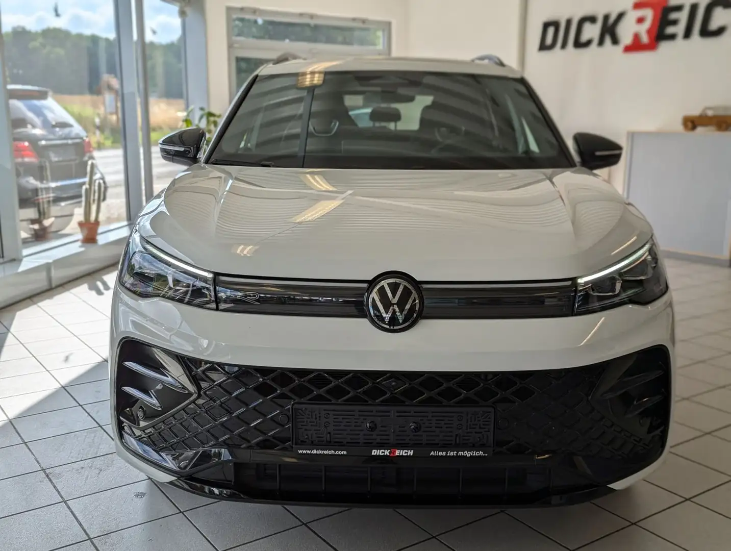 Volkswagen Tiguan 2.0TDI R-Line 4M Pano H/K AHK Matrix 20" Weiß - 2