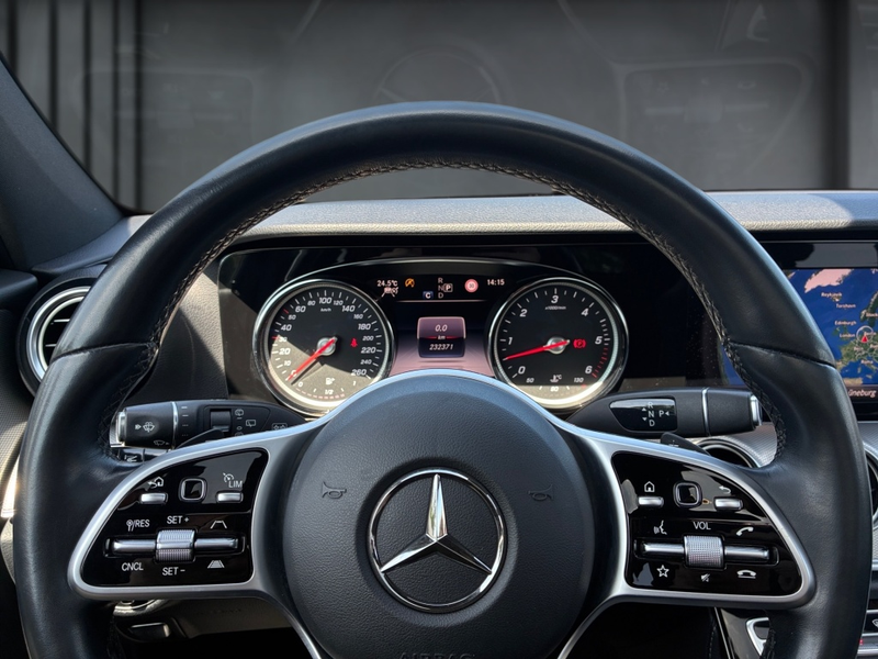Mercedes-Benz E 400 d 4M T Avantg. HUD AHK Panorama Distronic — photo 7