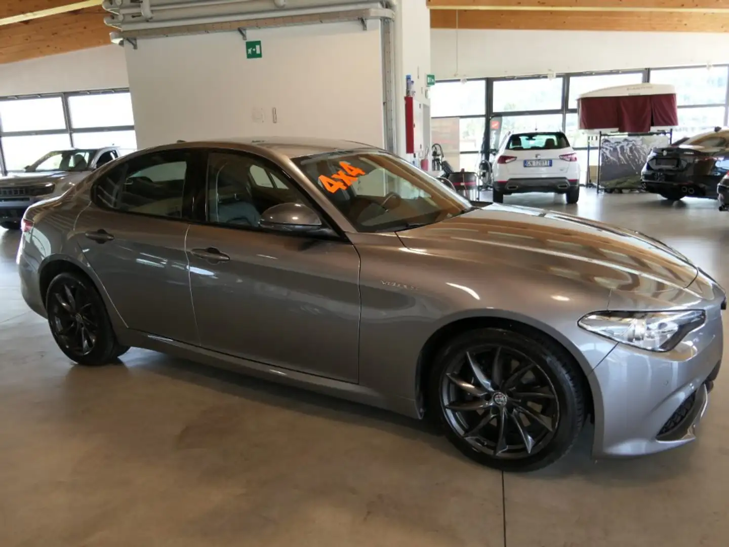 Alfa Romeo Giulia 2.2 Turbodiesel 210 CV AT8 AWD Q4 Veloce Grigio - 1