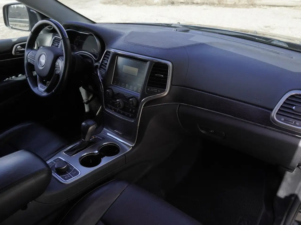 Jeep Grand Cherokee снимка Jeep Grand Cherokee