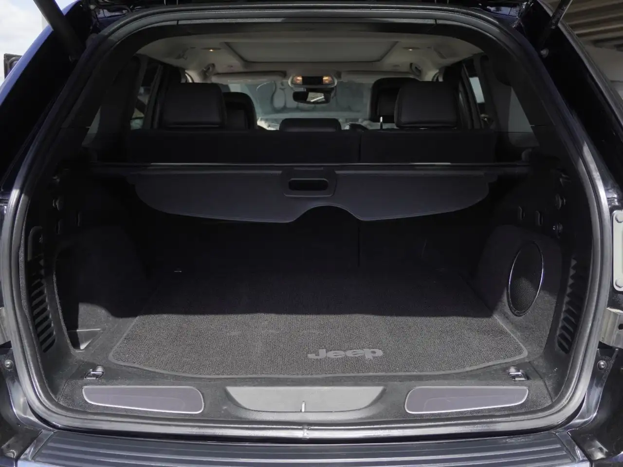 Jeep Grand Cherokee снимка Jeep Grand Cherokee