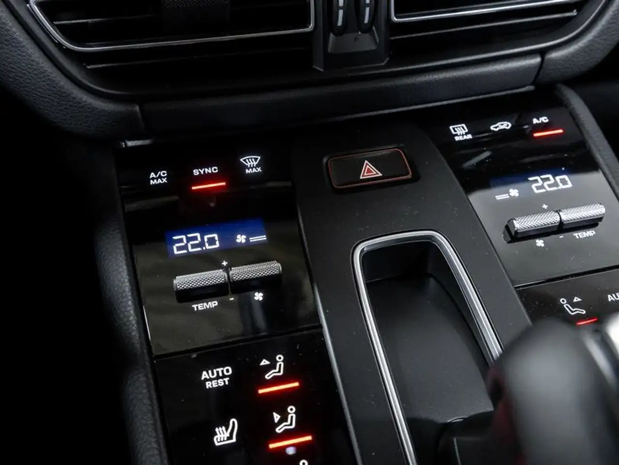 Porsche Macan снимка Porsche Macan