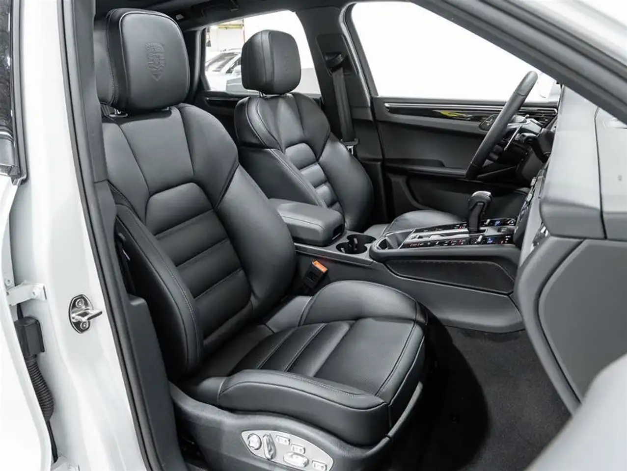 Porsche Macan снимка Porsche Macan