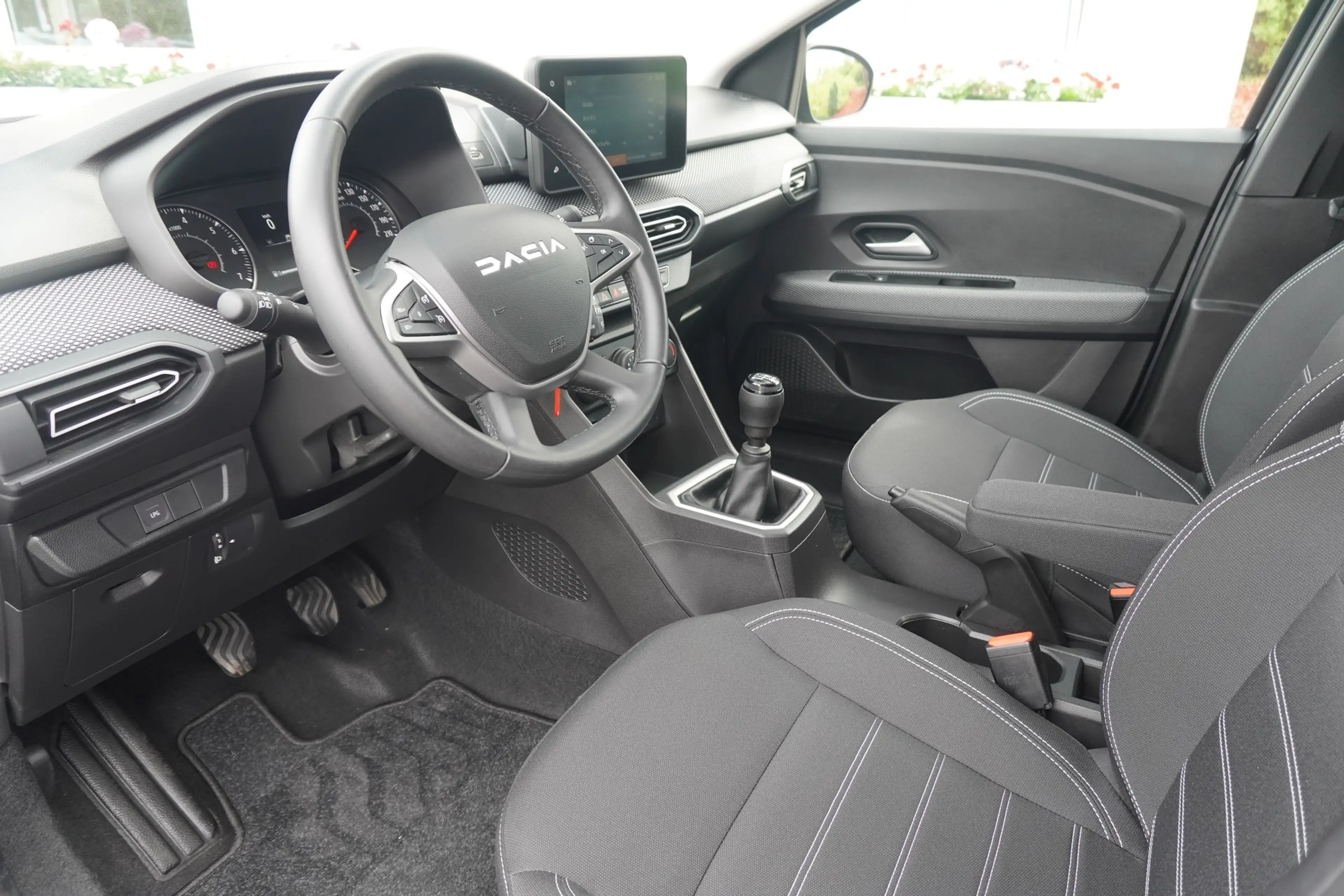 Dacia Jogger 1.0 TCE Eco-G Extreme+ LED Totwinkel Kamera — photo 13