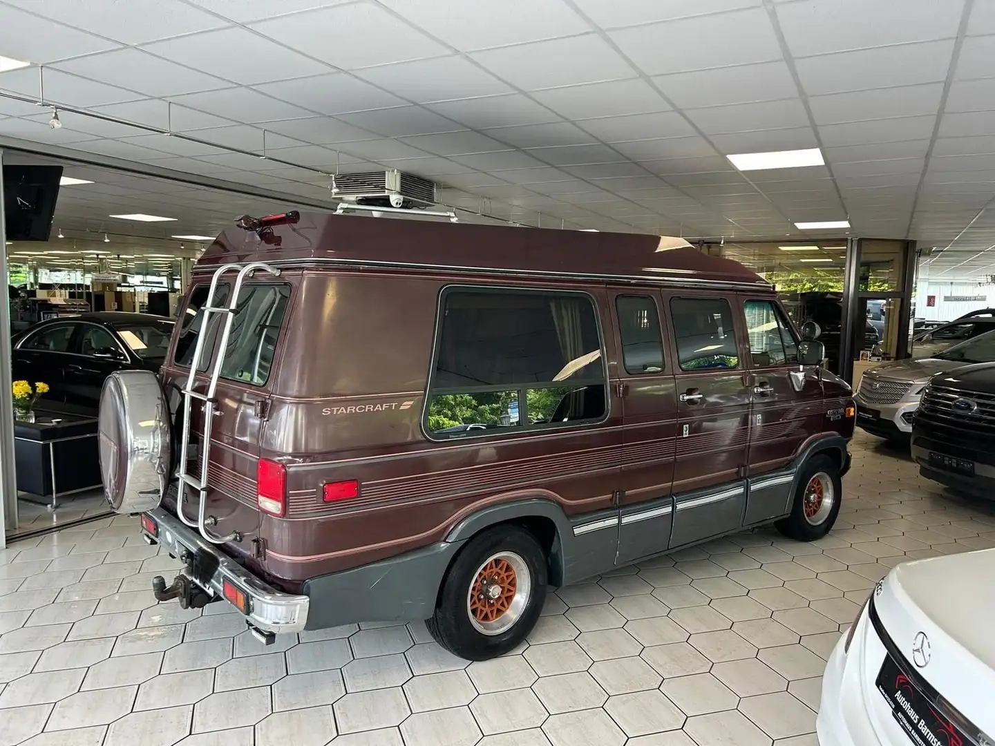 Chevrolet Chevy Van G20 5,7 V8 StarCraft Rojo - 1