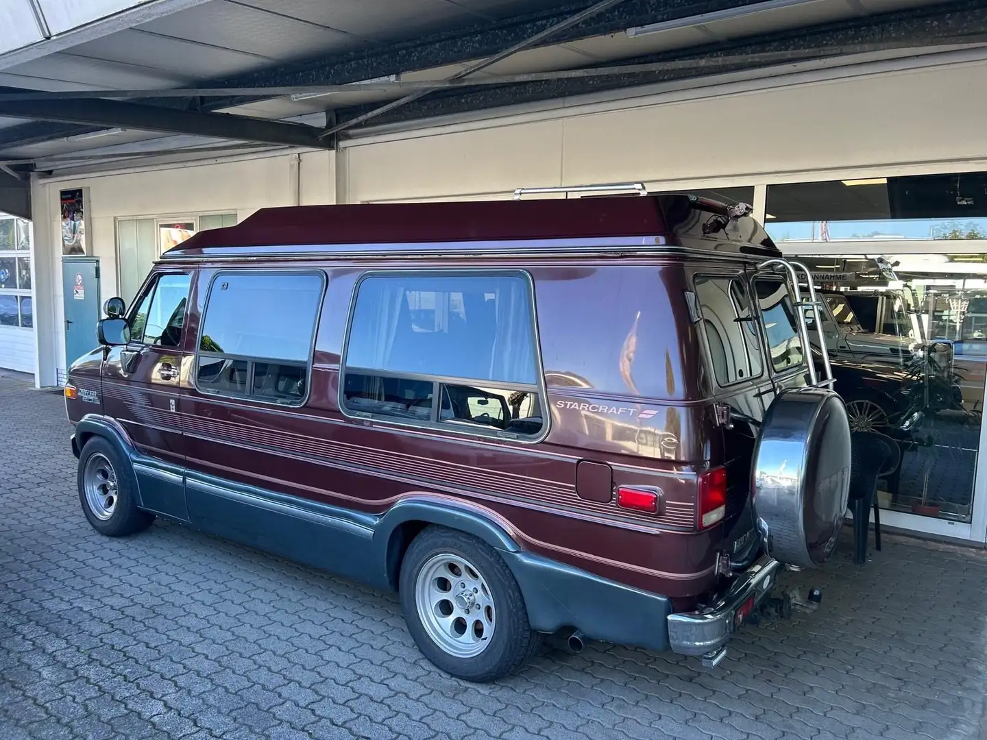 Chevrolet Chevy Van G20 5,7 V8 StarCraft Rot - 1