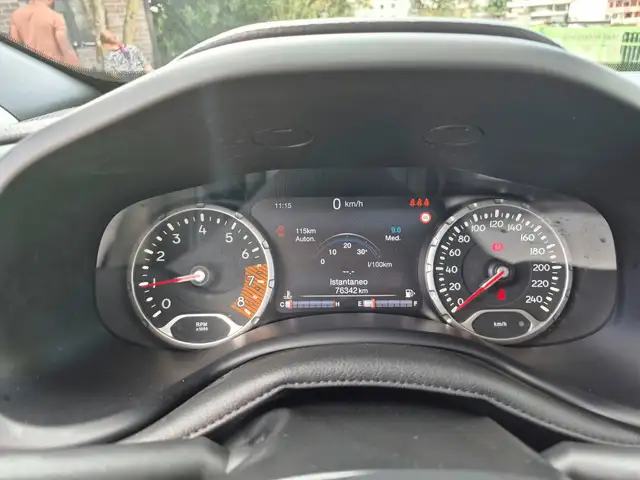Jeep Renegade view 11