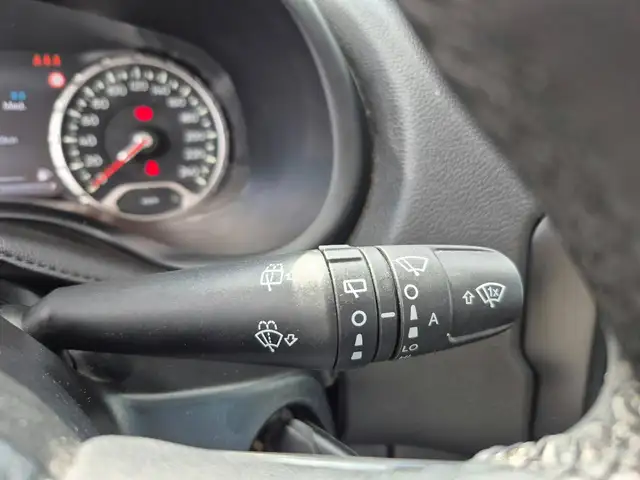 Jeep Renegade view 15