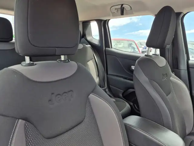 Jeep Renegade view 7