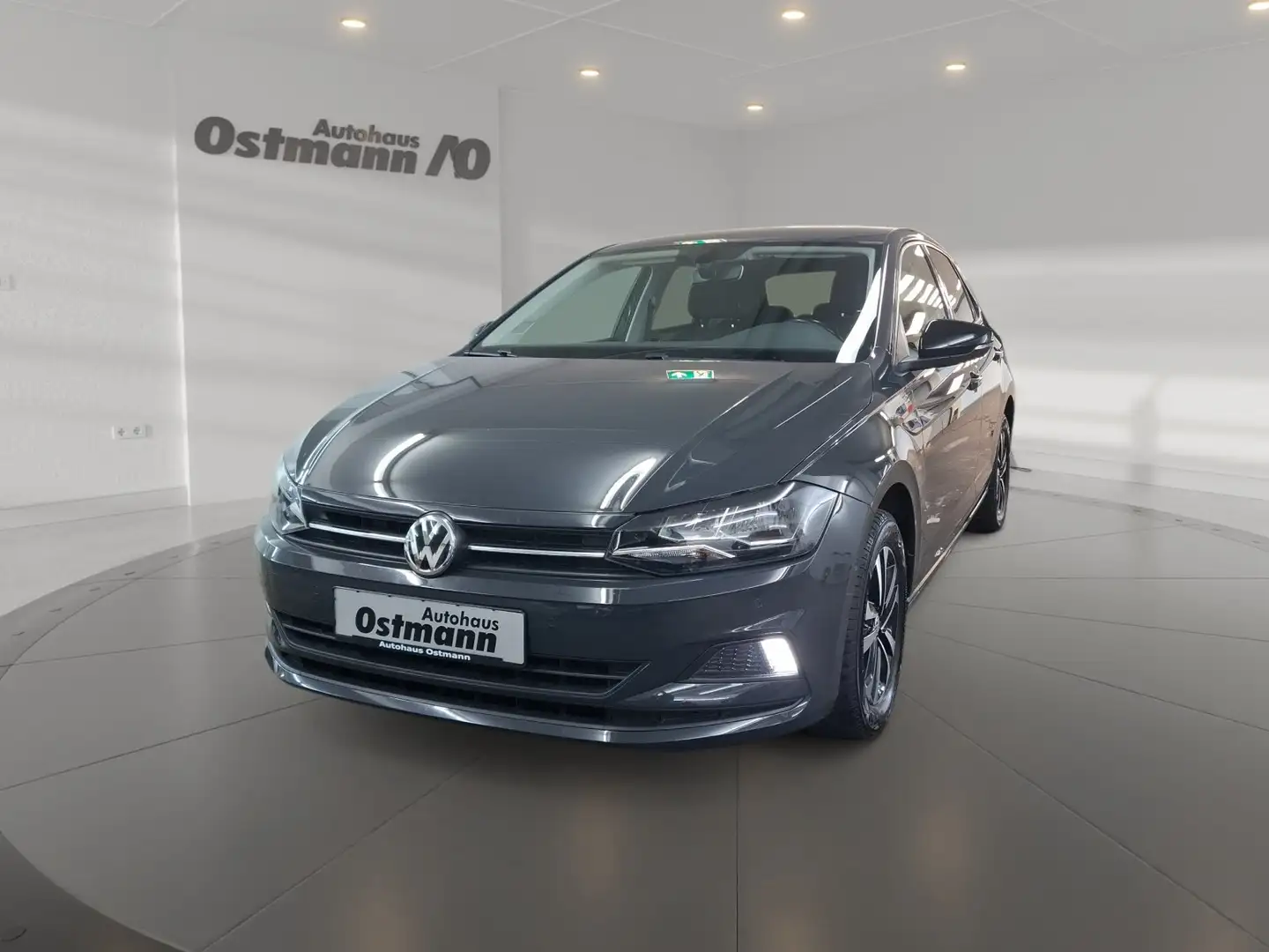 Volkswagen Polo VI 1.0 TSI IQ.DRIVE ACC LM Navi PDC ParkAss Grau - 1