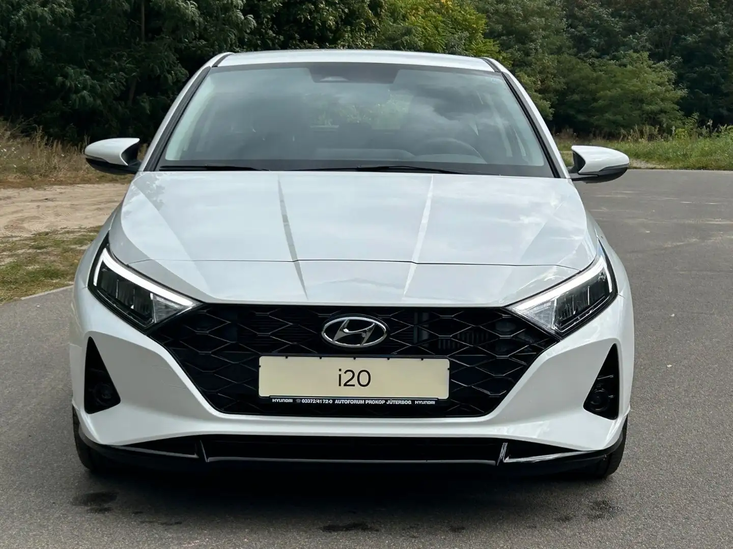 Hyundai i20 1.0 T-GDI Trend *Klima*CarPlay*RFKamera*LED* Weiß - 2
