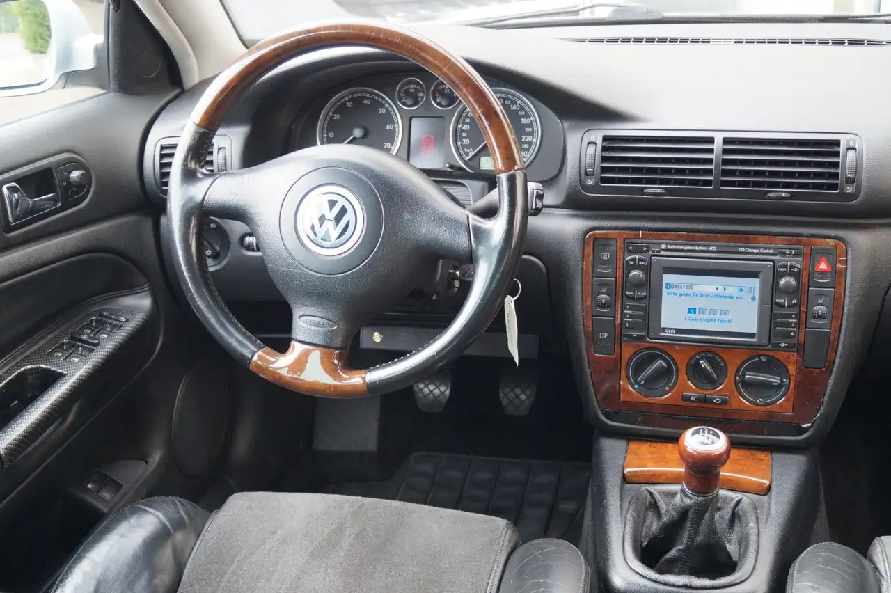 Volkswagen Passat 2.8 V6 4motion Highline aus 3.Hand HU neu, foto 12