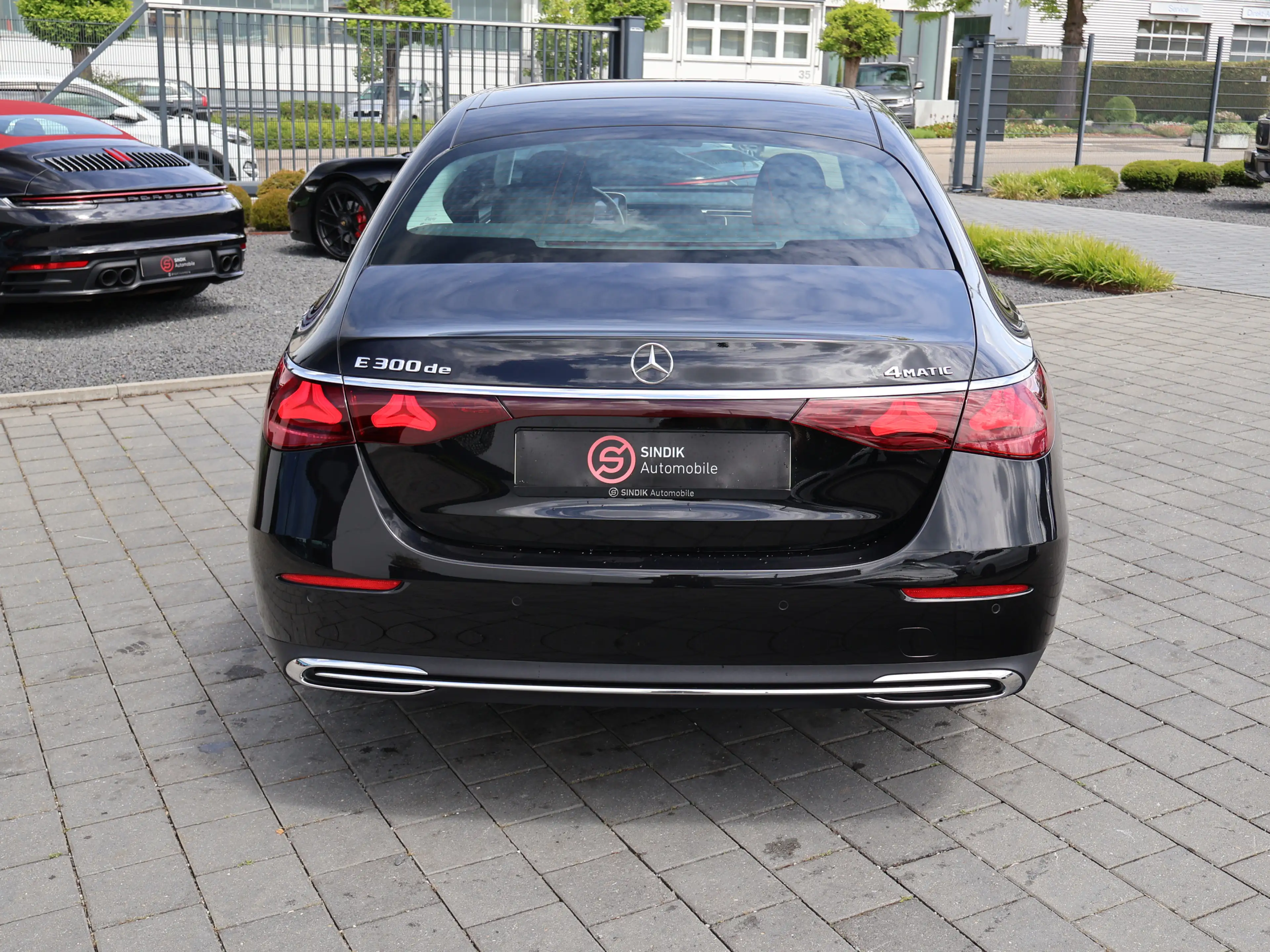 Mercedes-Benz E 300 de 4Matic Avantgarde Adv. KeyGo-Kamera-LED — photo 8
