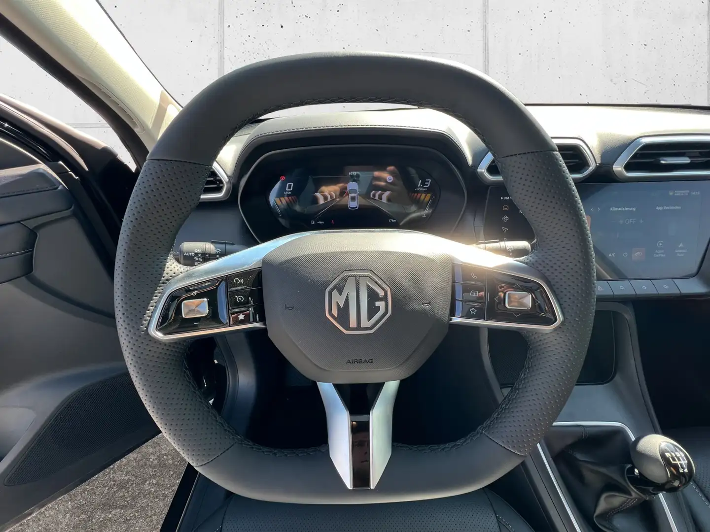 MG ZS Benzin+ Deluxe FWD 5tg. Schwarz - 2