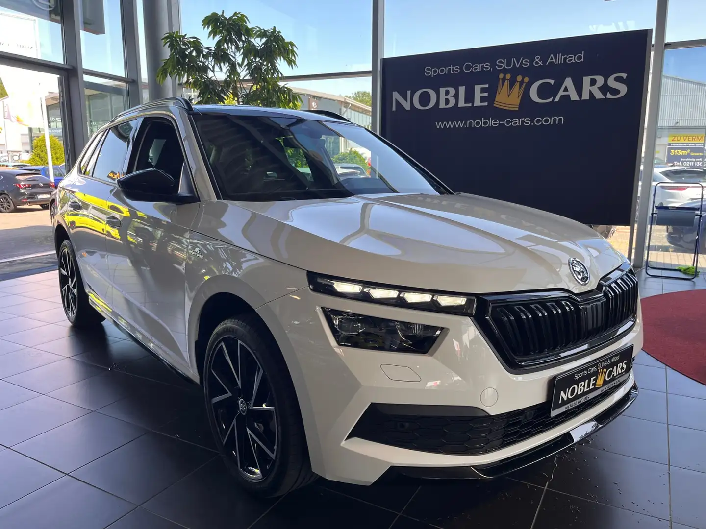 Skoda Kamiq Monte Carlo PANO LED NAVI ALU Bianco - 1