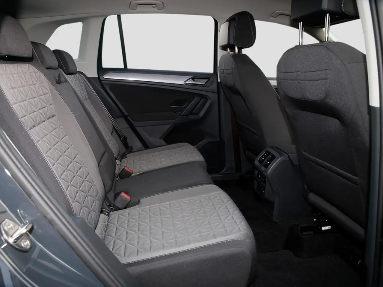 Volkswagen Tiguan 1,4 electric/TSI eHybrid DSG Life,LED,ACC,Navi ... 9