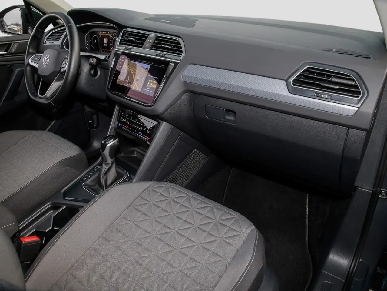 Volkswagen Tiguan 1,4 electric/TSI eHybrid DSG Life,LED,ACC,Navi ... 8