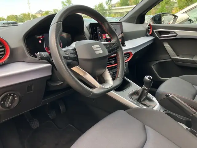 Seat Arona view 10