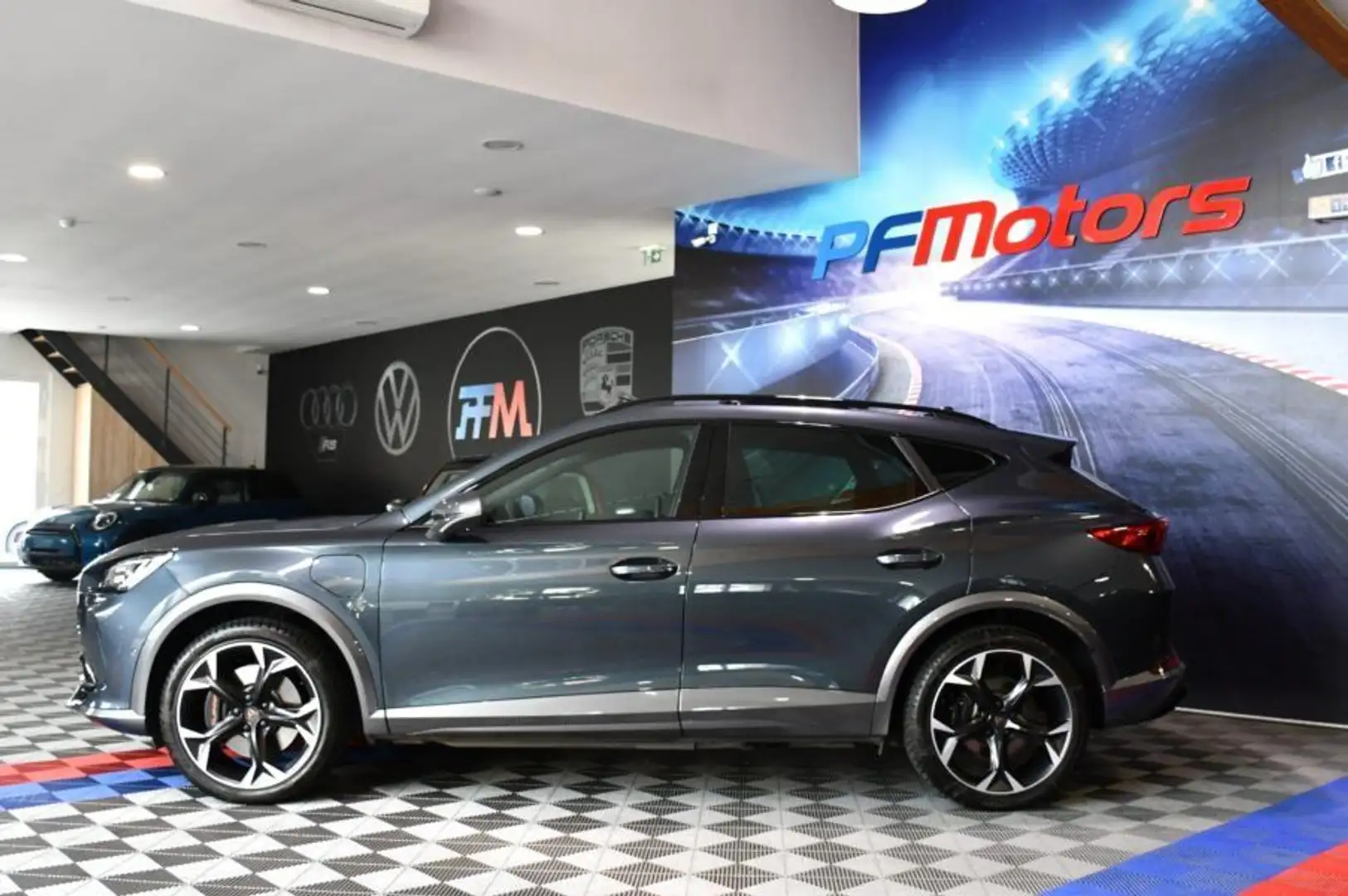 CUPRA Formentor VZ 1.4 E Hybrid 245 DSG GPS BAQUET TO Caméra AV %2B AR ACC DCC Volant Chauffant Hayon JA 19 Gris - 2