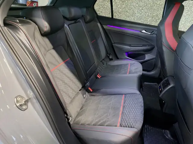 Volkswagen Golf view 6
