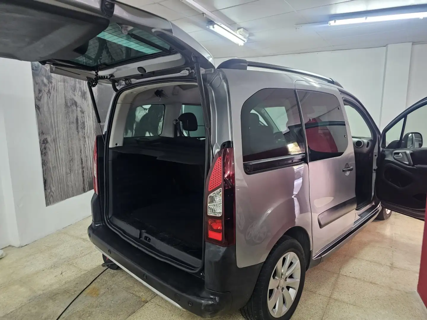 Peugeot Rifter 1.2 PureTech Long Access 110 Gris - 2