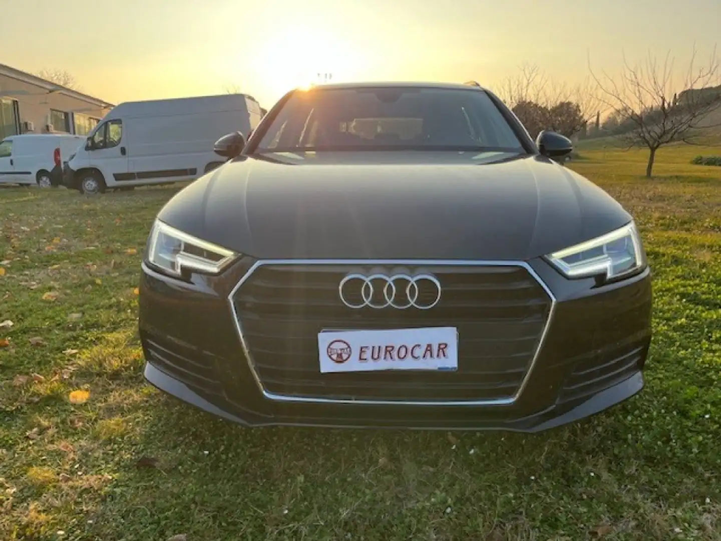 Audi A4 Avant 35 TDI S tronic Business Noir - 2