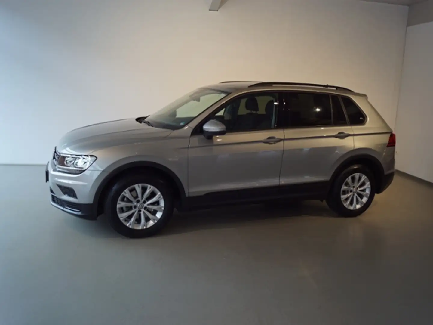 Volkswagen Tiguan 1.5 TSI Trendline *Navi/LED* Argent - 2