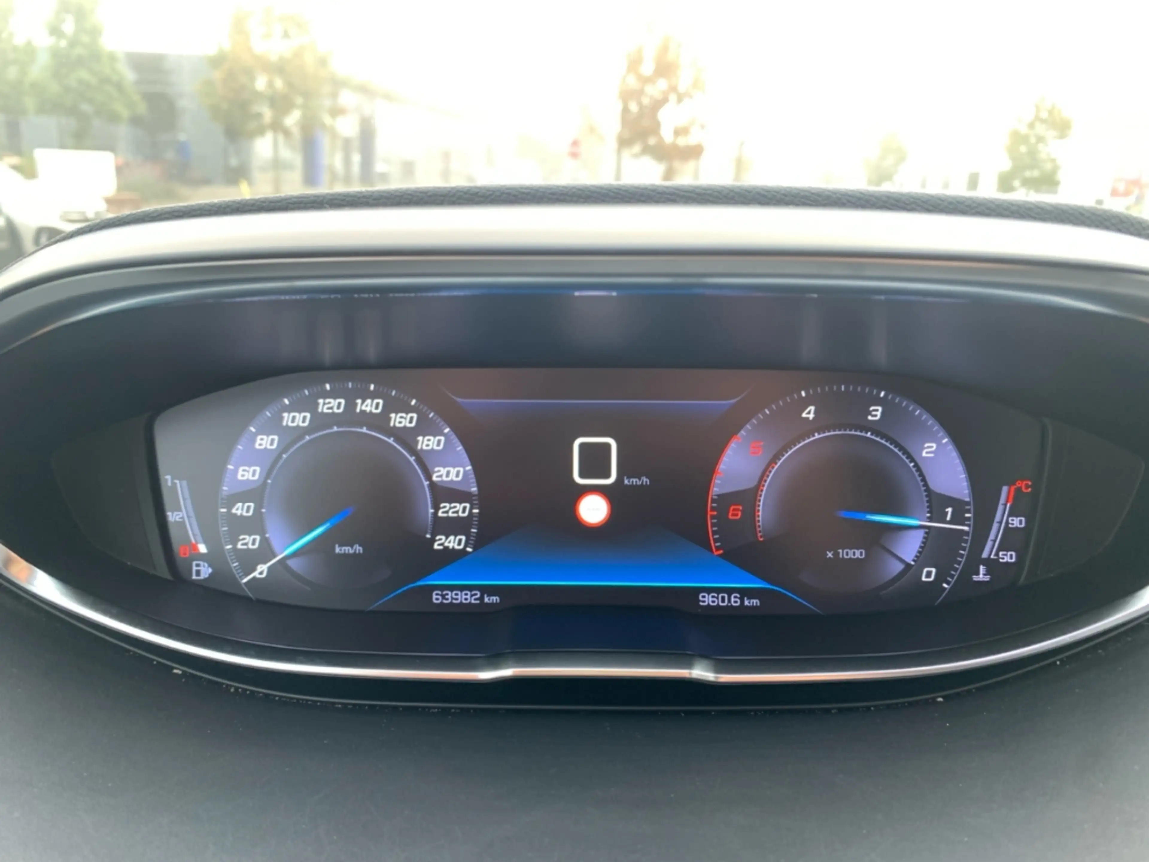 Peugeot 5008 Active *PDC*Tempomat*Klima*Sitzh.*CarPlay* — photo 13