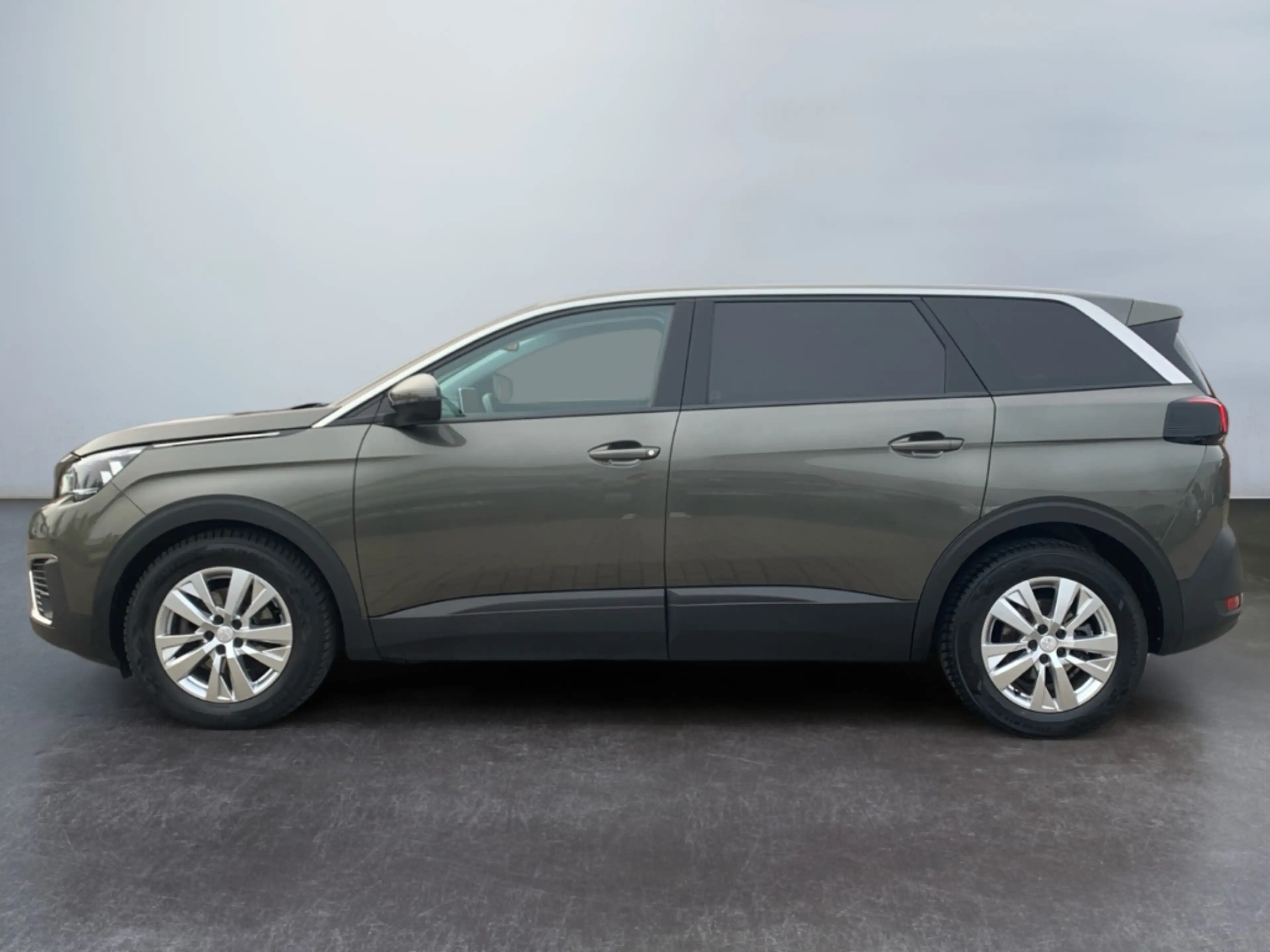 Peugeot 5008 Active *PDC*Tempomat*Klima*Sitzh.*CarPlay* — photo 5