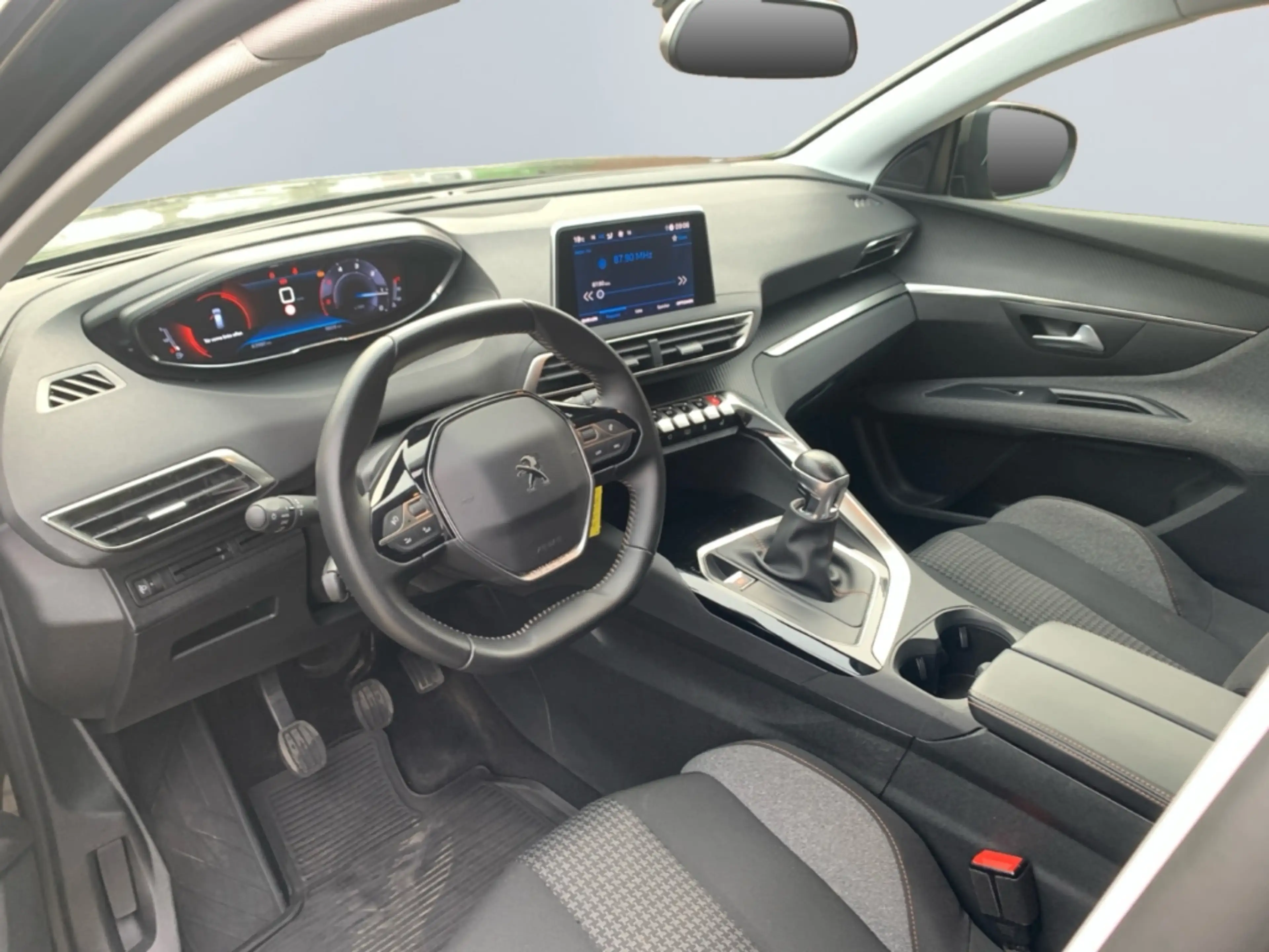 Peugeot 5008 Active *PDC*Tempomat*Klima*Sitzh.*CarPlay* — photo 9