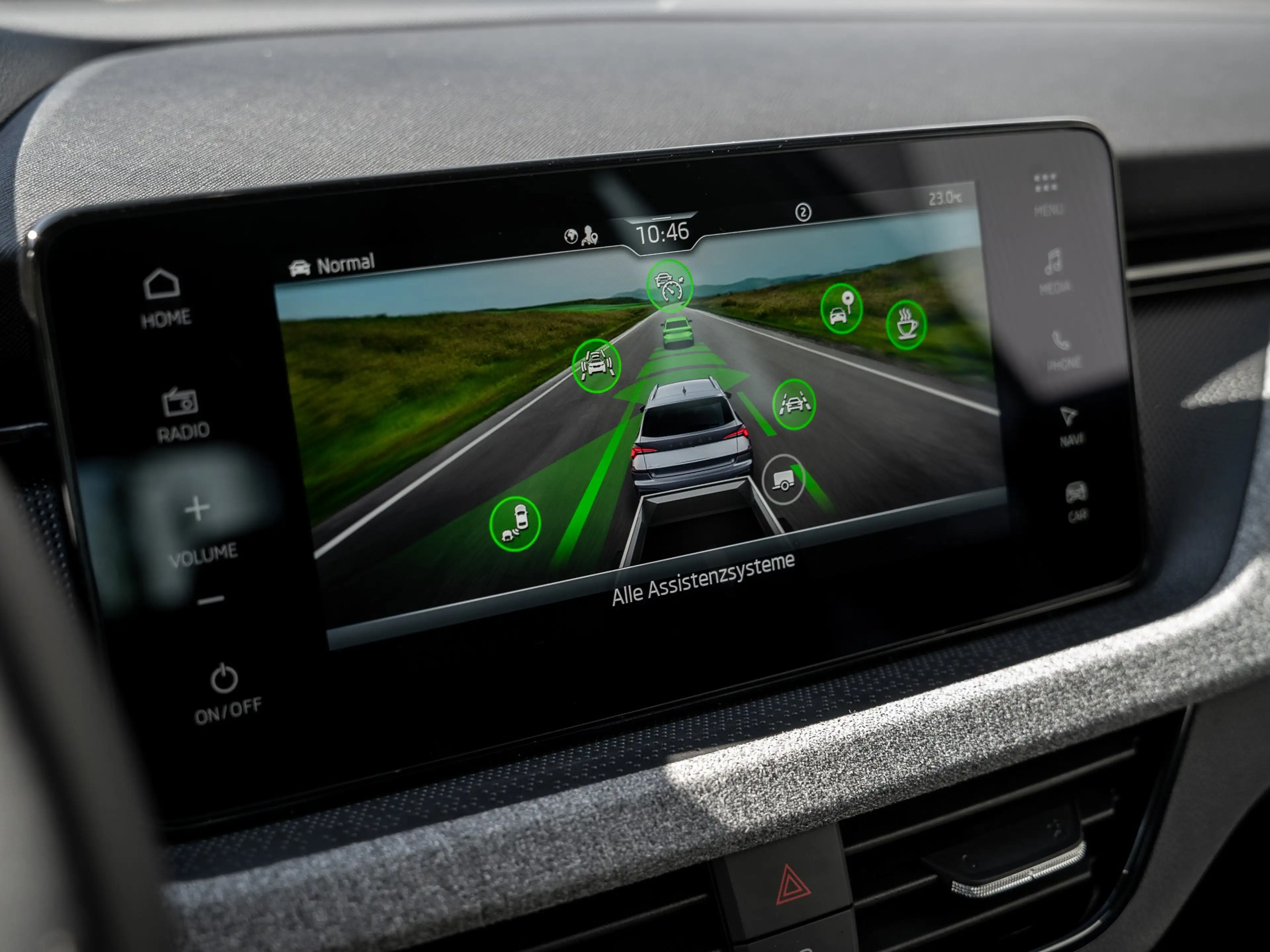 Skoda Kamiq BALANCE 1.5 TSI DSG AHK Navi ACC LED — photo 15
