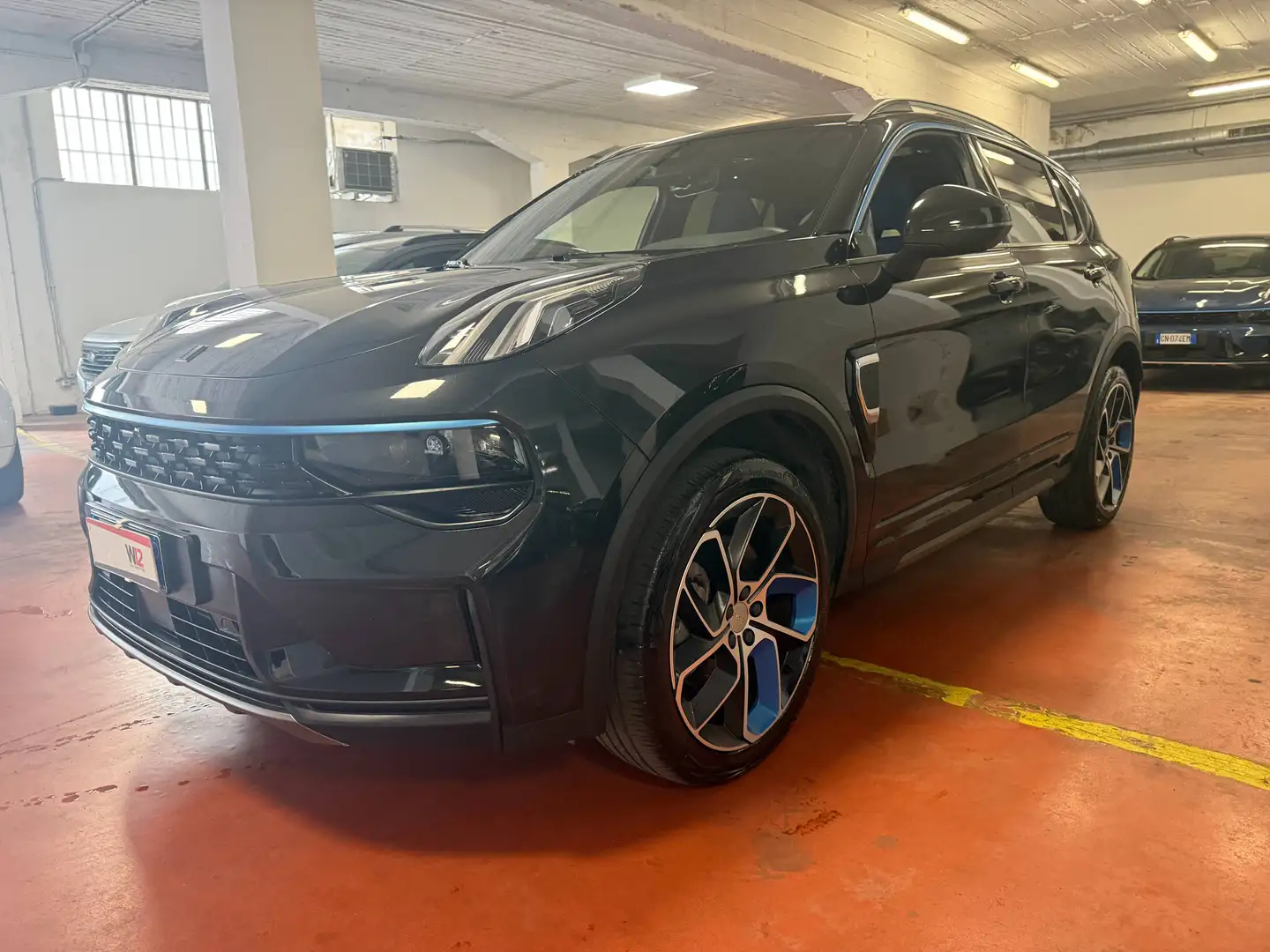 Lynk & Co 01 01 1.5 phev auto Schwarz - 1