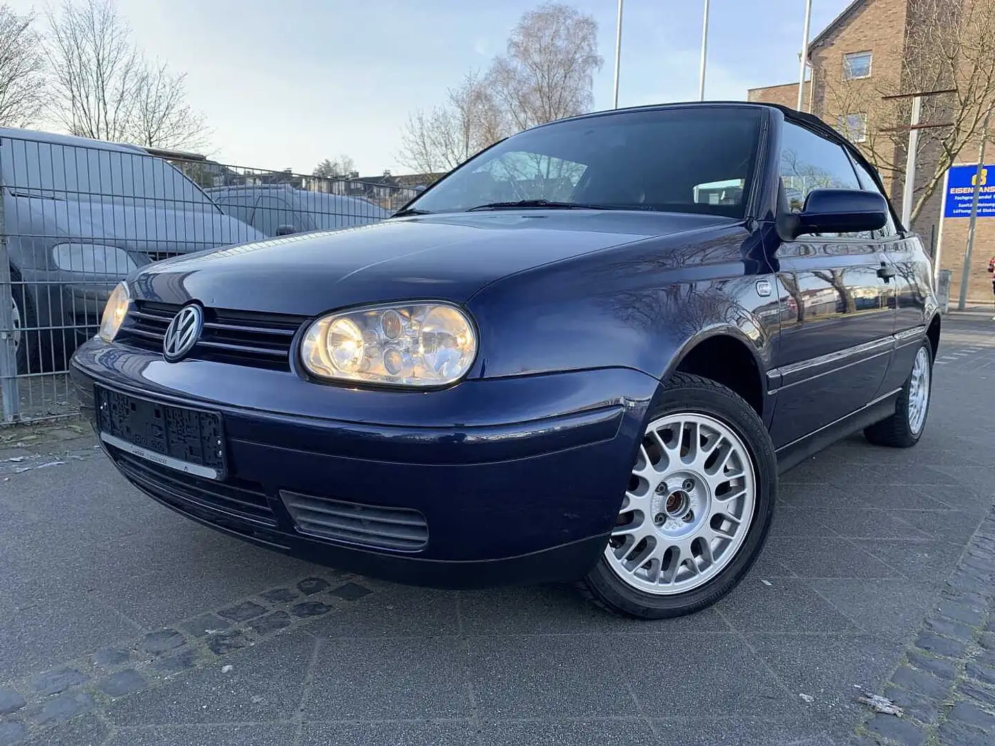 Volkswagen Golf Cabriolet Blau - 1