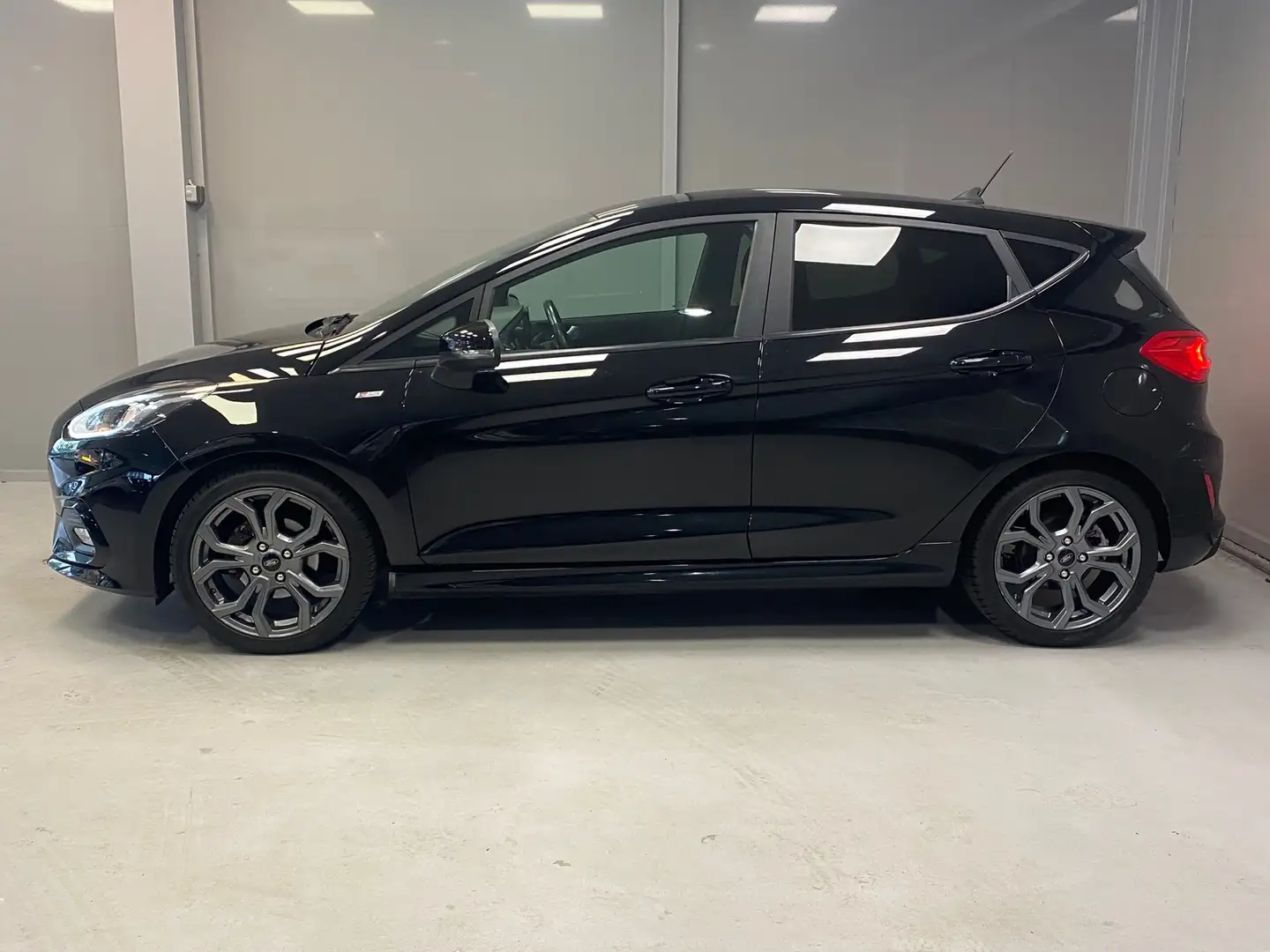 Ford Fiesta 1.0 EcoBoost ST-Line | 17"LMV | LED | CAR PLAY | K Zwart - 2