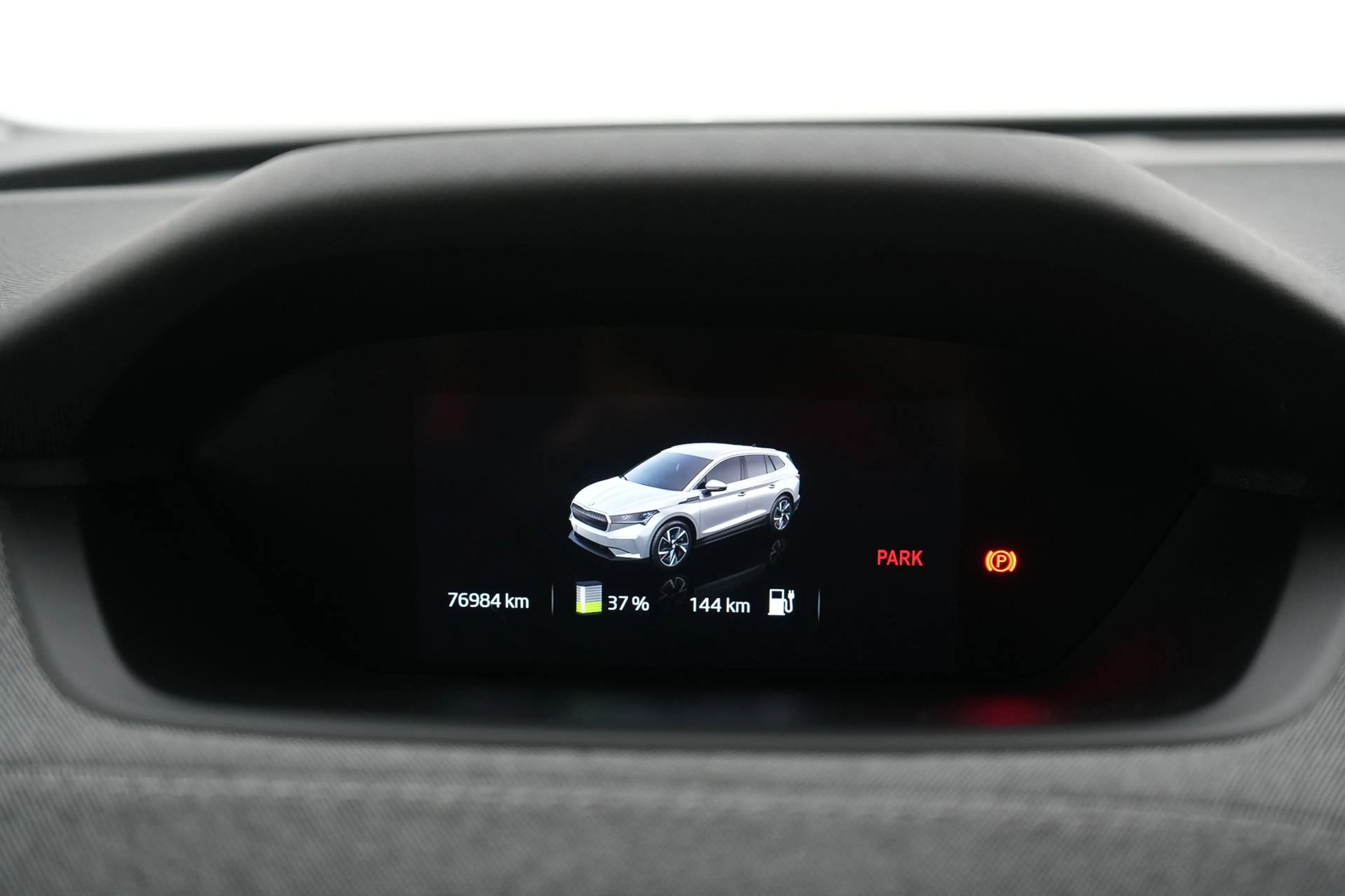 Skoda Enyaq IV 60 LEDER/STOF LED GPS PDC CAM Keyless Heat-Pump — photo 14