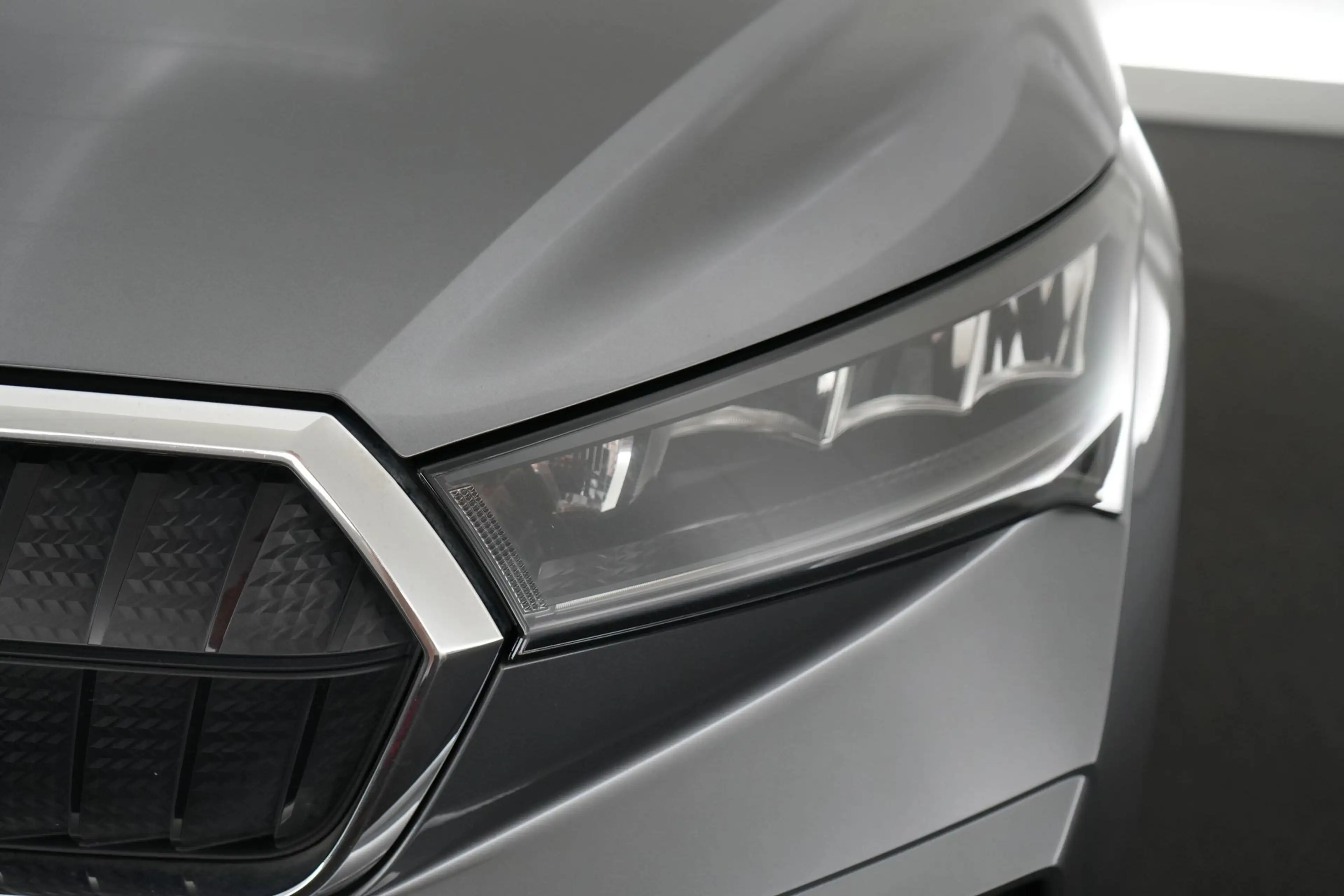 Skoda Enyaq IV 60 LEDER/STOF LED GPS PDC CAM Keyless Heat-Pump — photo 18