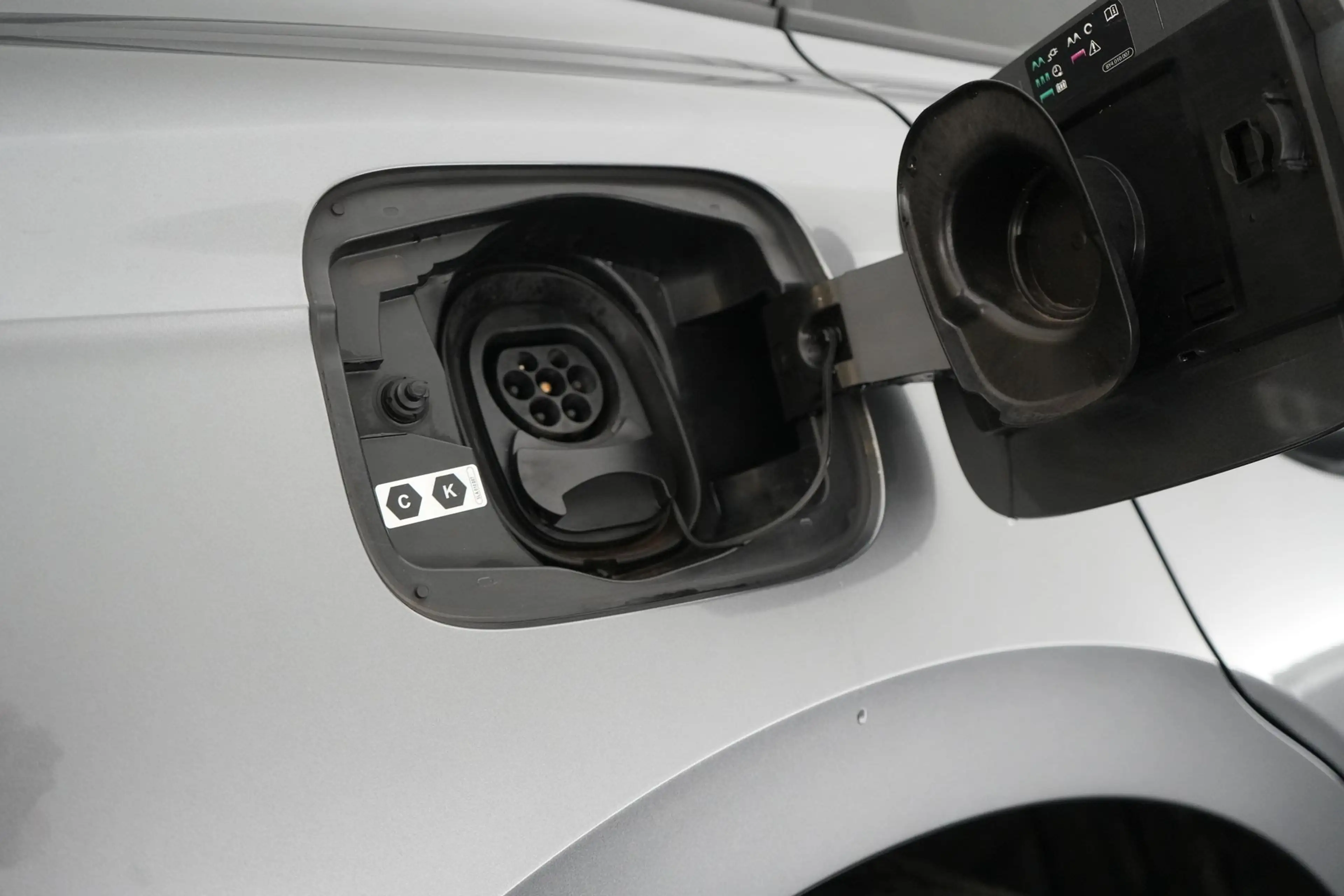 Skoda Enyaq IV 60 LEDER/STOF LED GPS PDC CAM Keyless Heat-Pump — photo 24