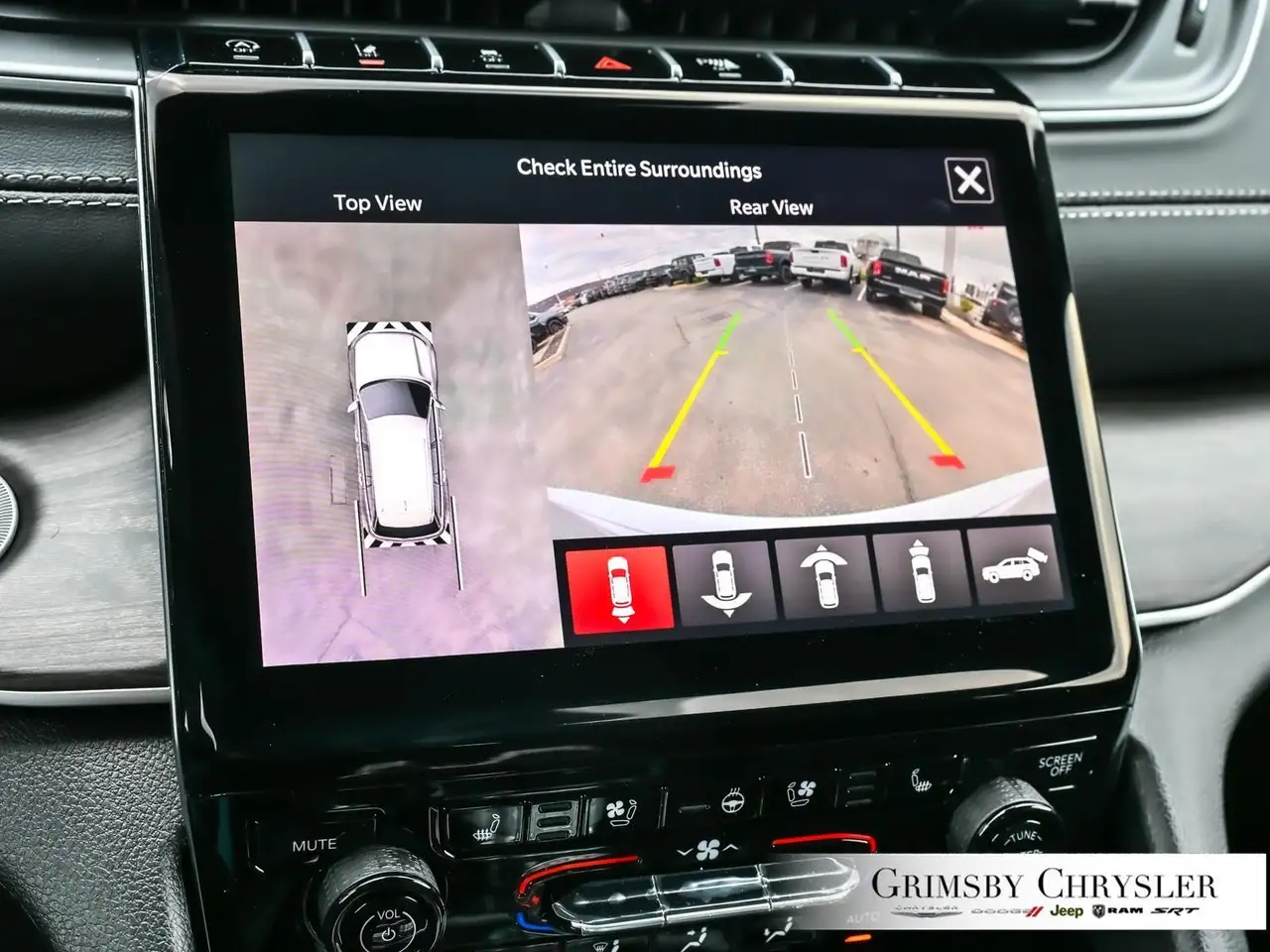Jeep Grand Cherokee снимка Jeep Grand Cherokee