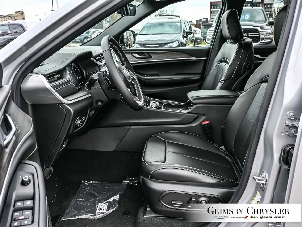 Jeep Grand Cherokee снимка Jeep Grand Cherokee