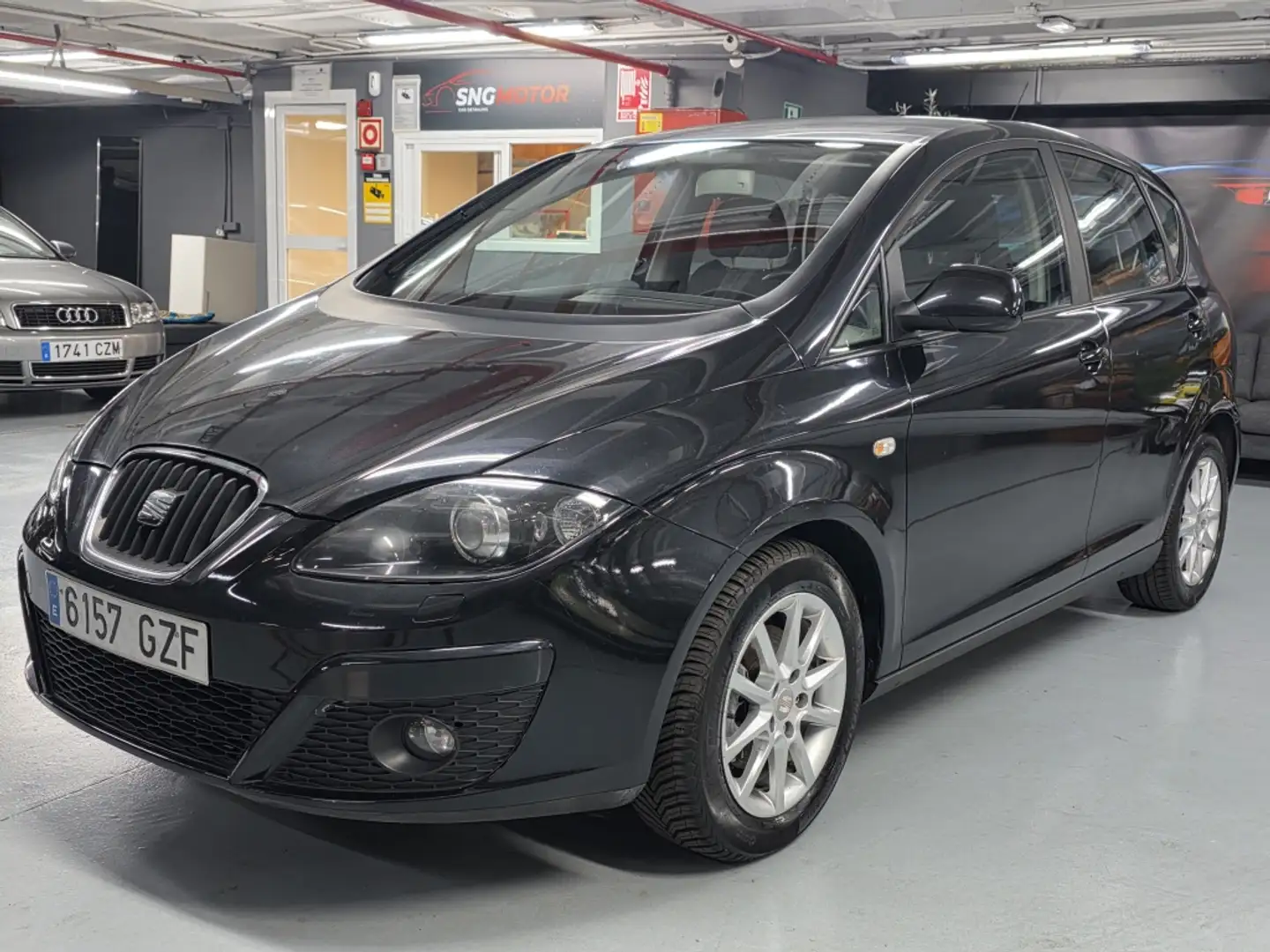 SEAT Altea 1.6TDI CR Style DSG Schwarz - 1