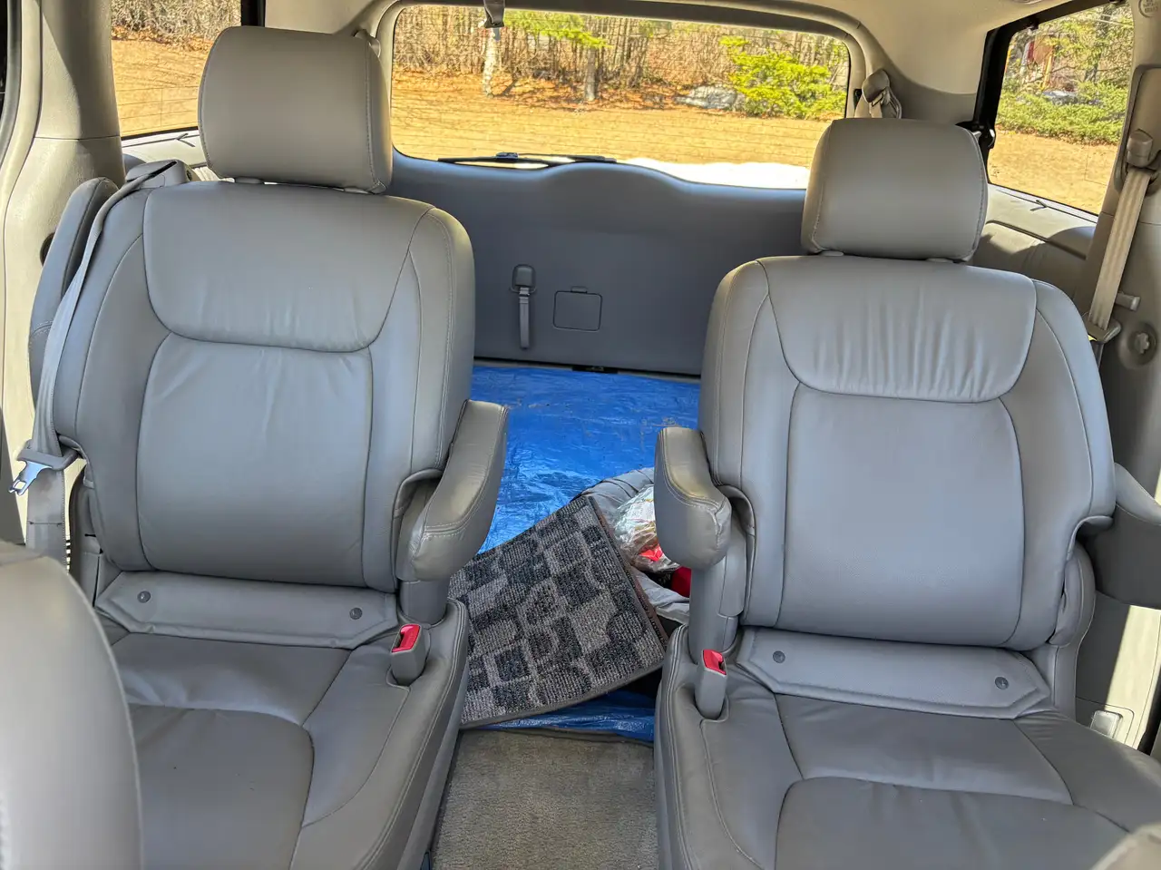Toyota Sienna снимка Toyota Sienna