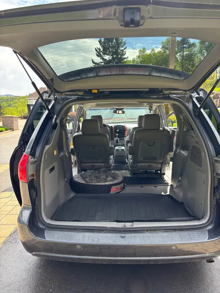 Toyota Sienna снимка Toyota Sienna